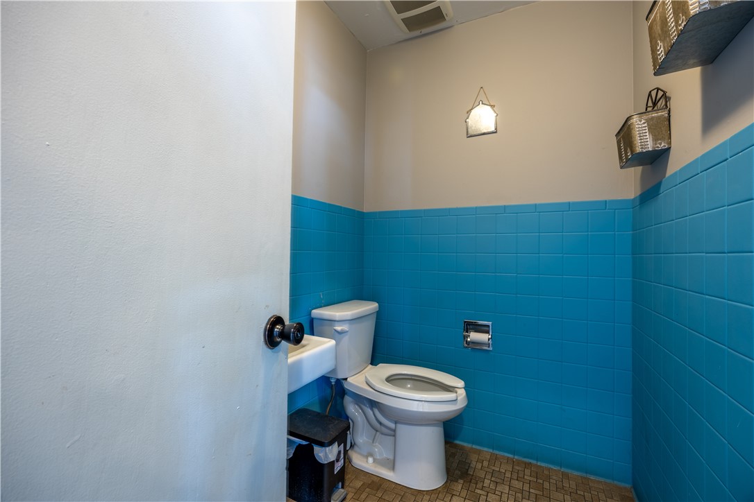 36 W Marshall Street Property Photo 13