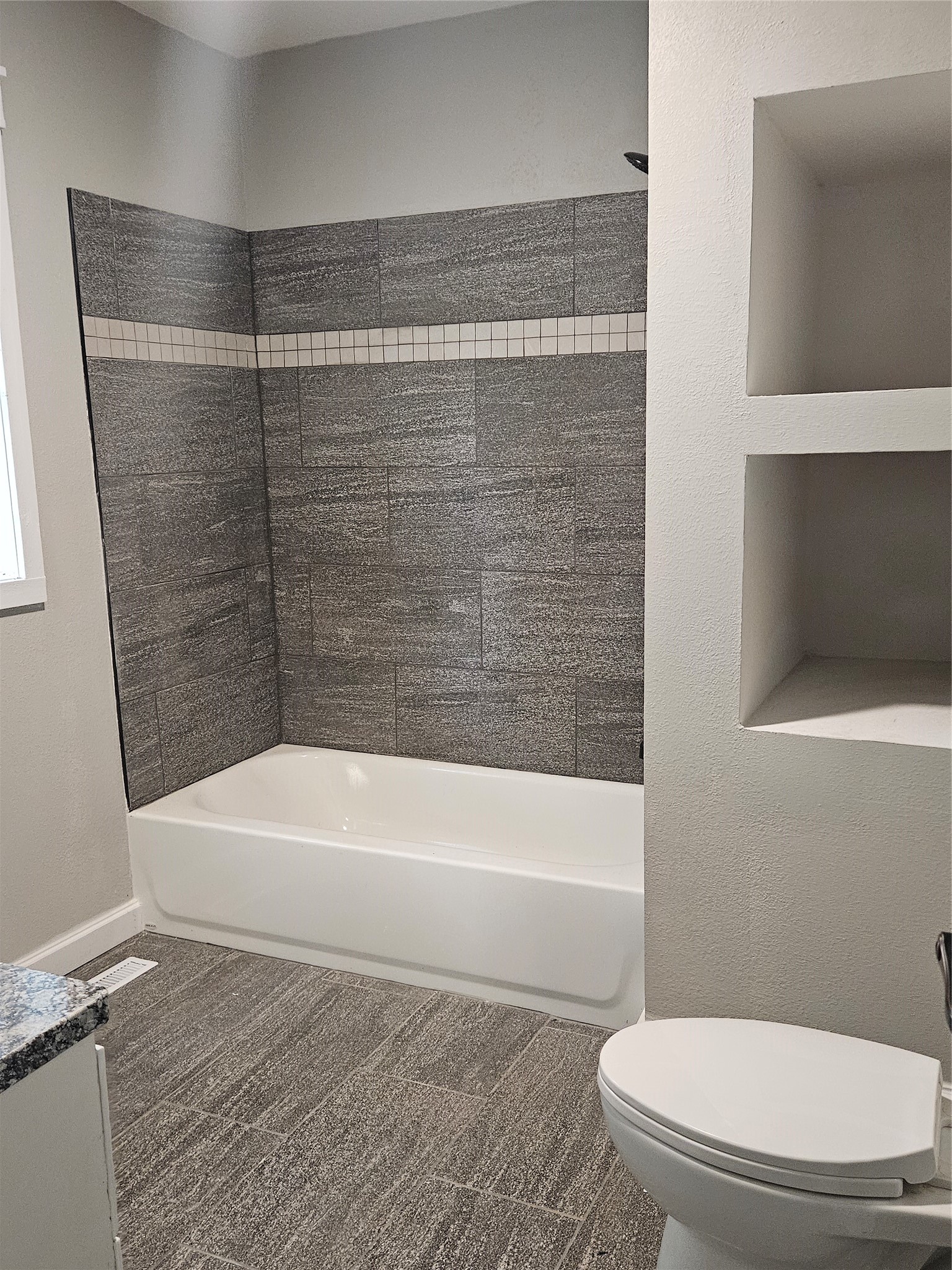 584 21 1/2 Avenue Property Photo 8