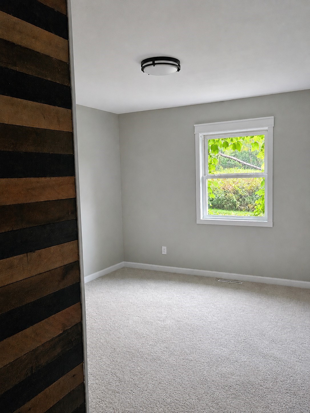 584 21 1/2 Avenue Property Photo 11