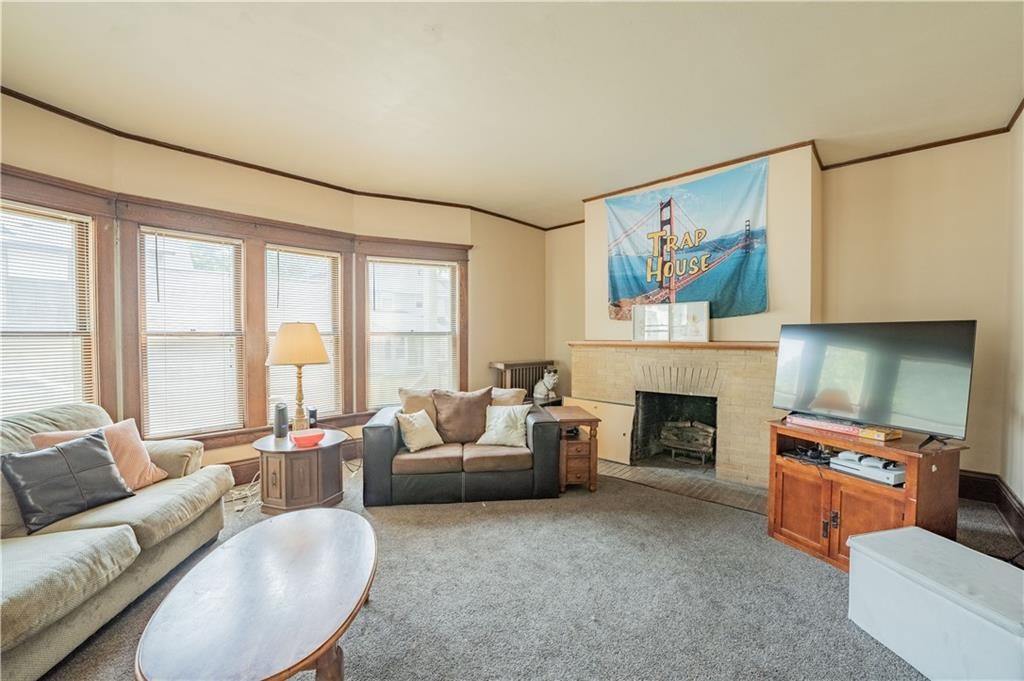 1010 S Farwell Street Property Photo 15