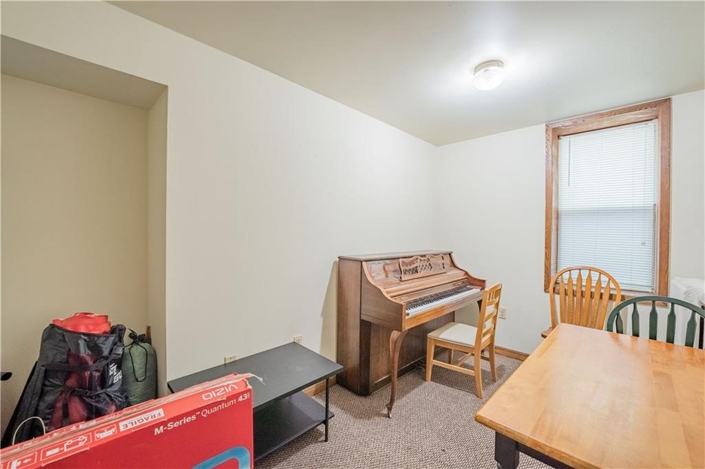 1010 S Farwell Street Property Photo 33