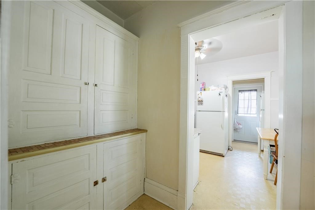 1010 S Farwell Street 1010 Property Photo 9