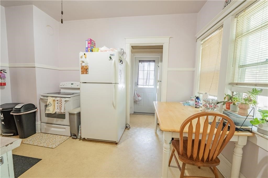 1010 S Farwell Street 1010 Property Photo 11