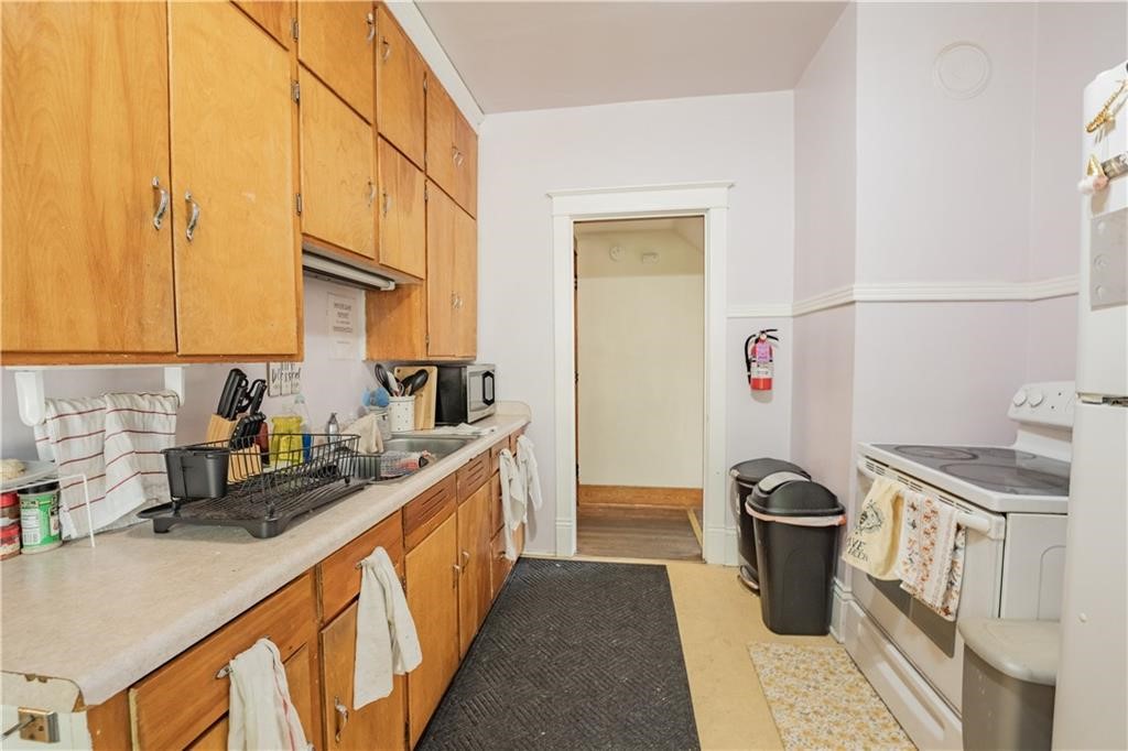 1010 S Farwell Street 1010 Property Photo 12