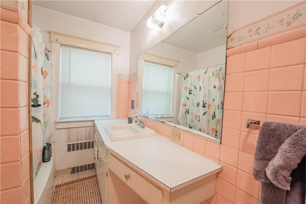 1010 S Farwell Street 1010 Property Photo 24