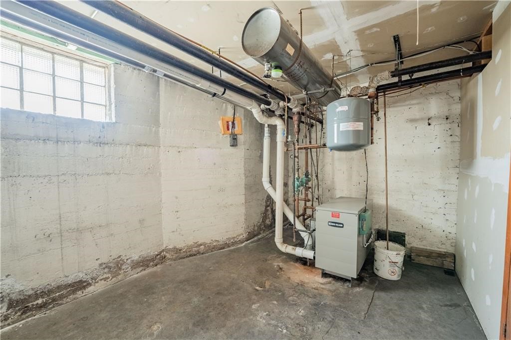 1010 S Farwell Street 1010 Property Photo 36