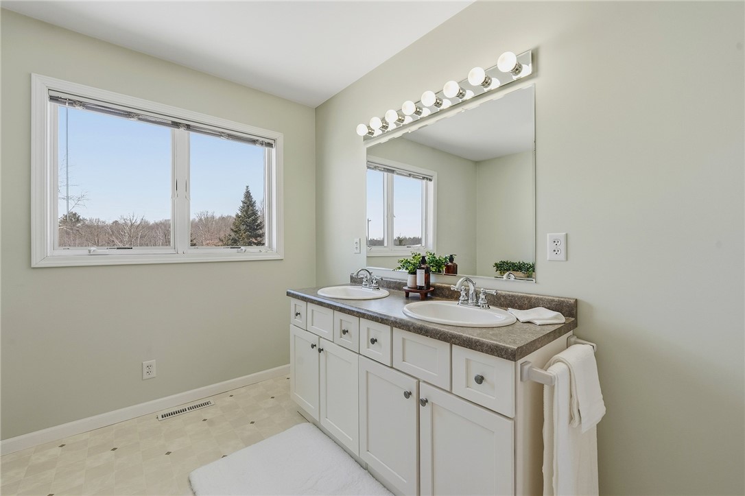 27185 250th Street Property Photo 13