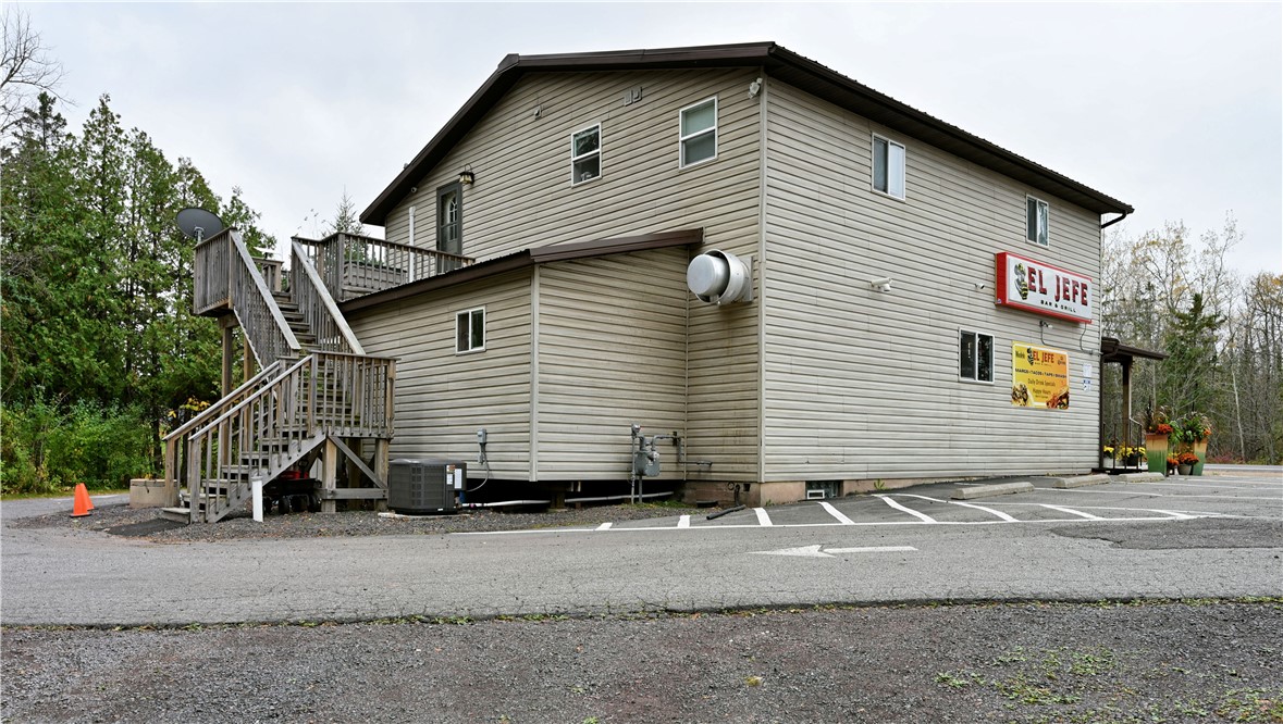 6098 S State Highway 35 Property Photo 2