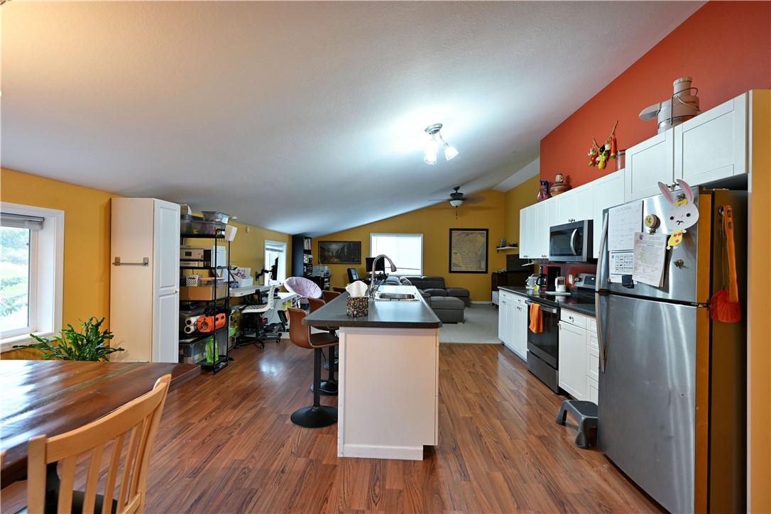 6098 S State Highway 35 Property Photo 4