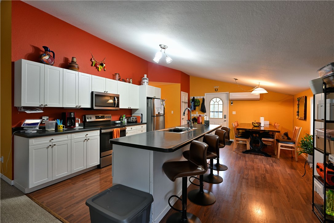 6098 S State Highway 35 Property Photo 5