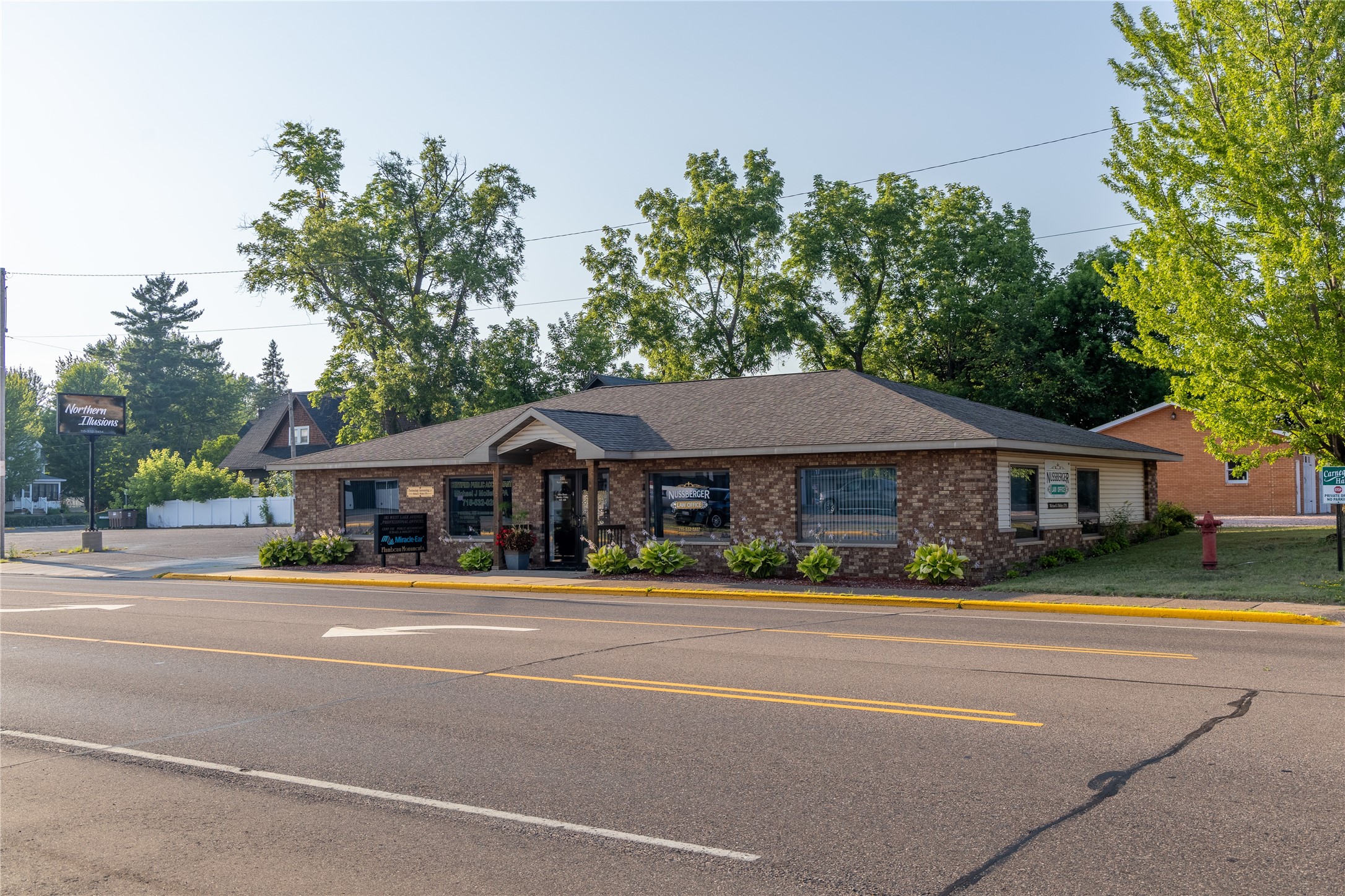 105 Lake Avenue W Property Photo 3