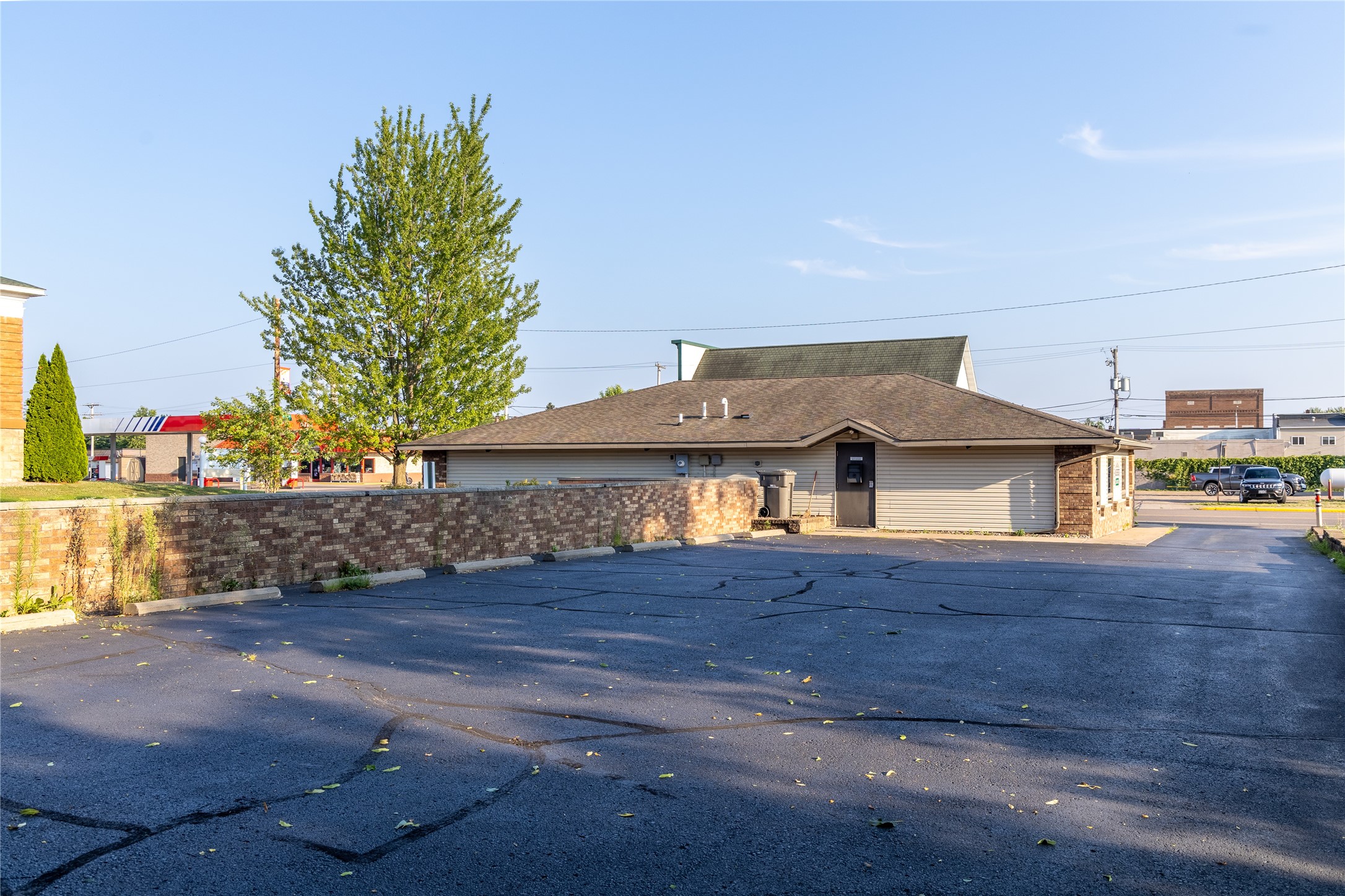 105 Lake Avenue W Property Photo 19