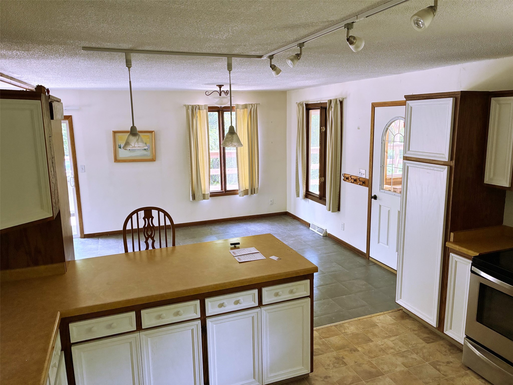 9410 Pine Lake Road Property Photo 5