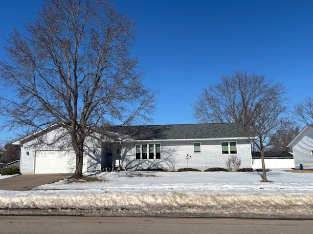 2320 James Avenue Property Photo 1