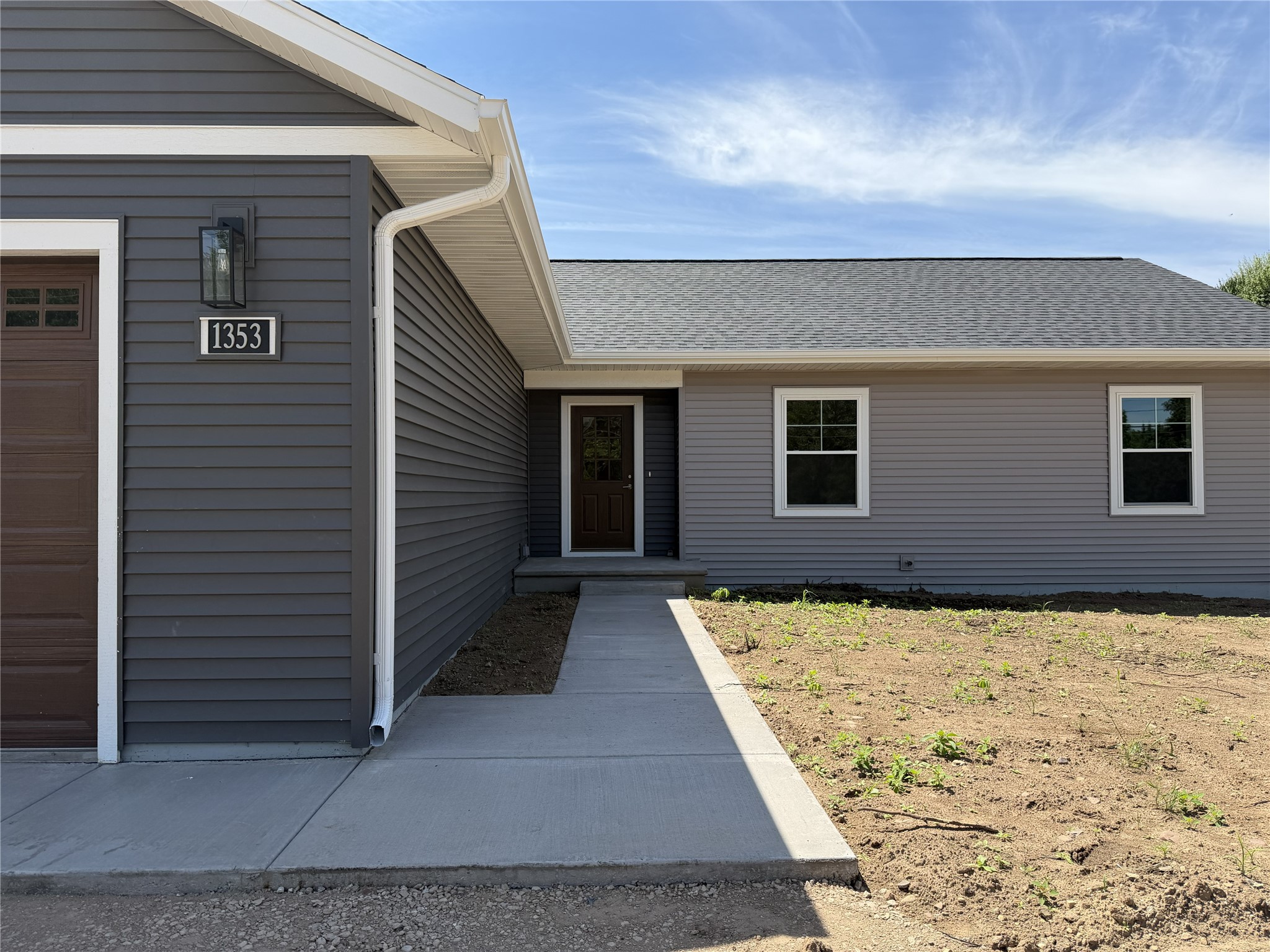 1353 Knapp Street Property Photo 2