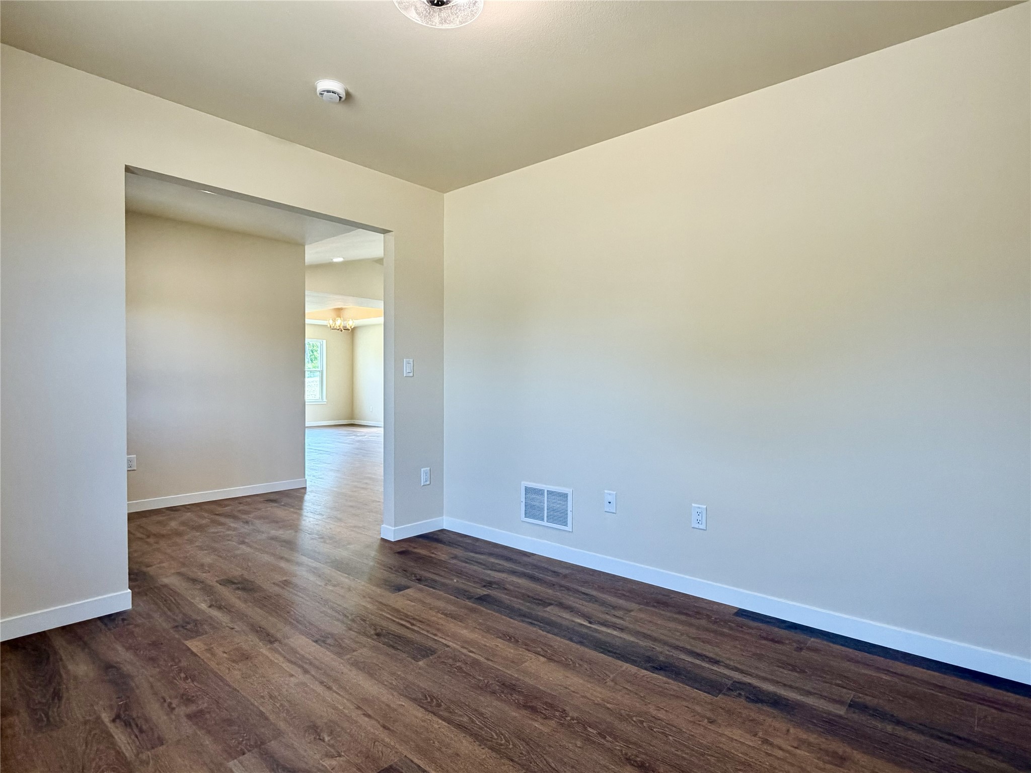 1353 Knapp Street Property Photo 7