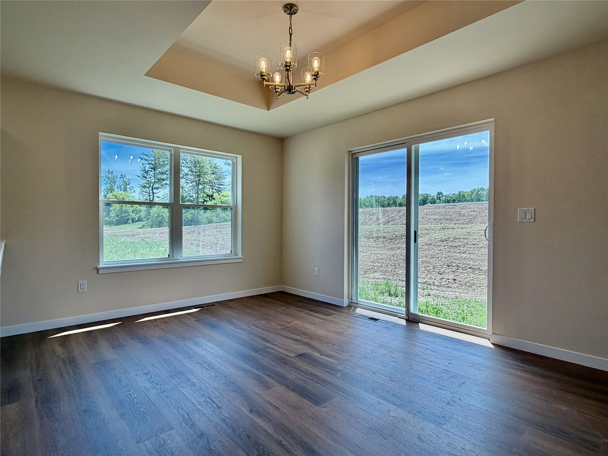 1353 Knapp Street Property Photo 11