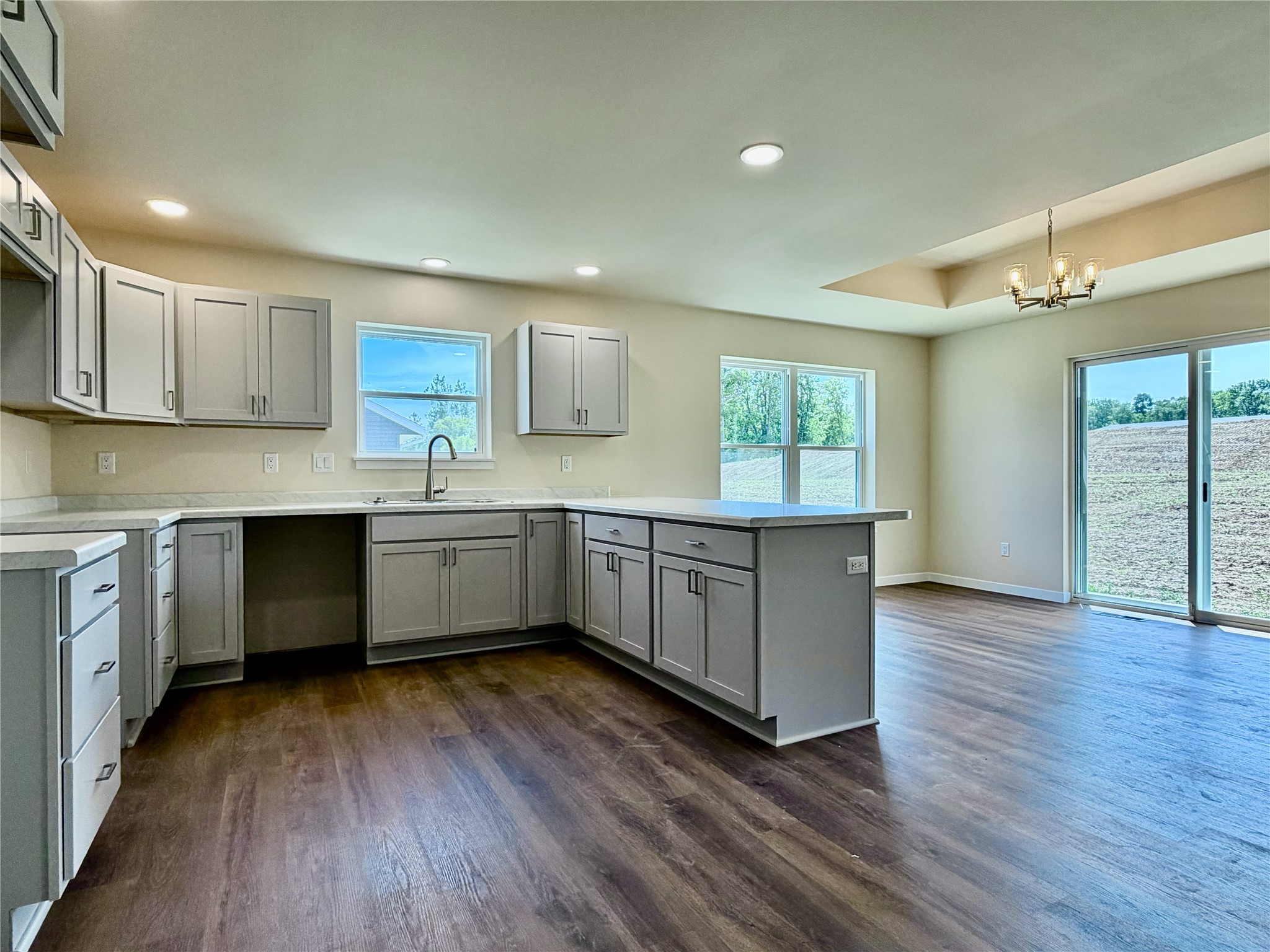 1353 Knapp Street Property Photo 14