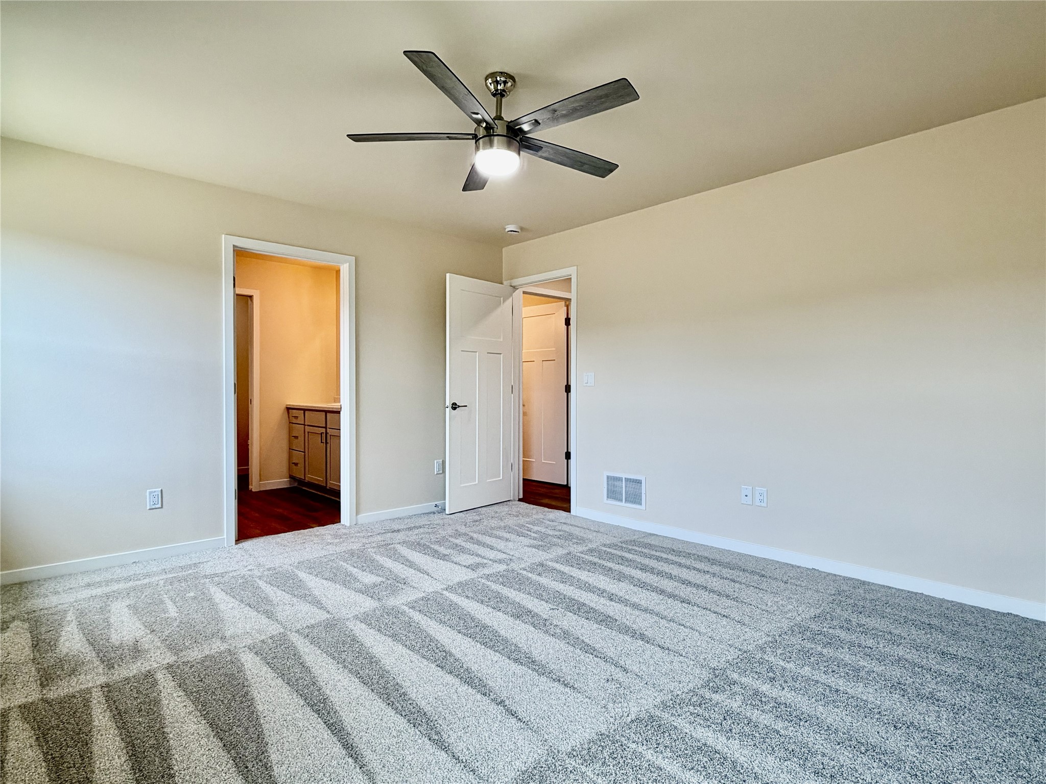 1353 Knapp Street Property Photo 18