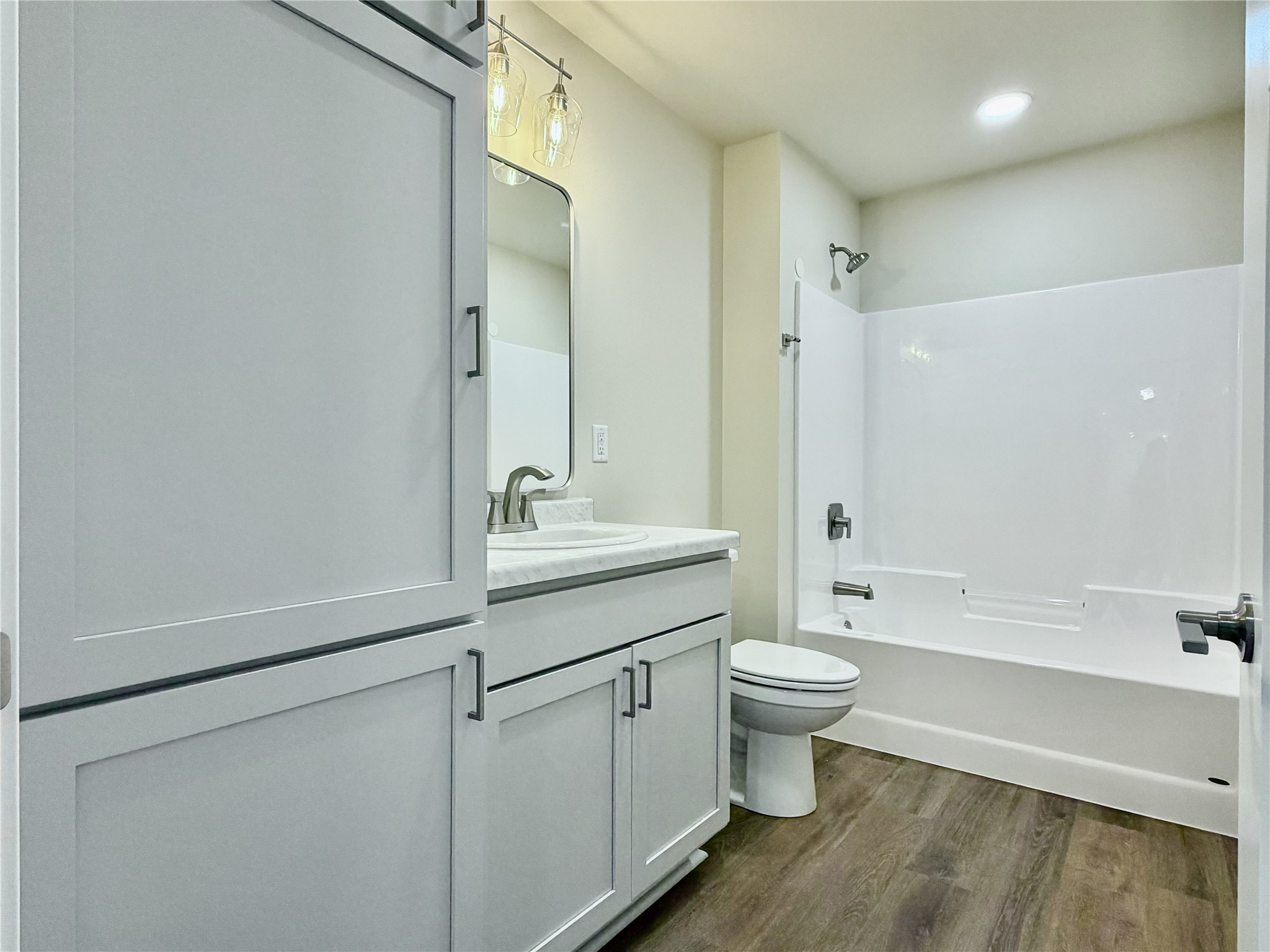 1353 Knapp Street Property Photo 29