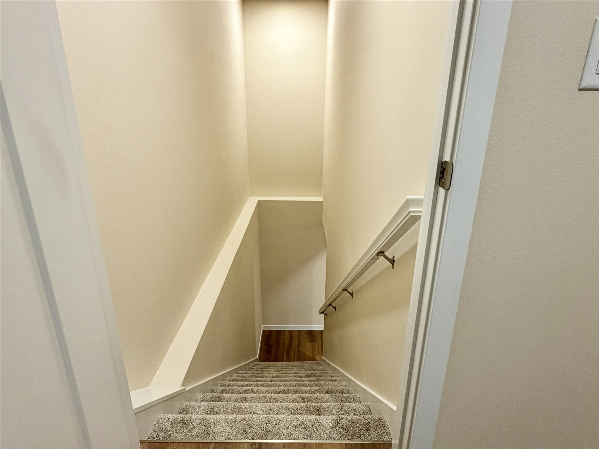 1353 Knapp Street Property Photo 33
