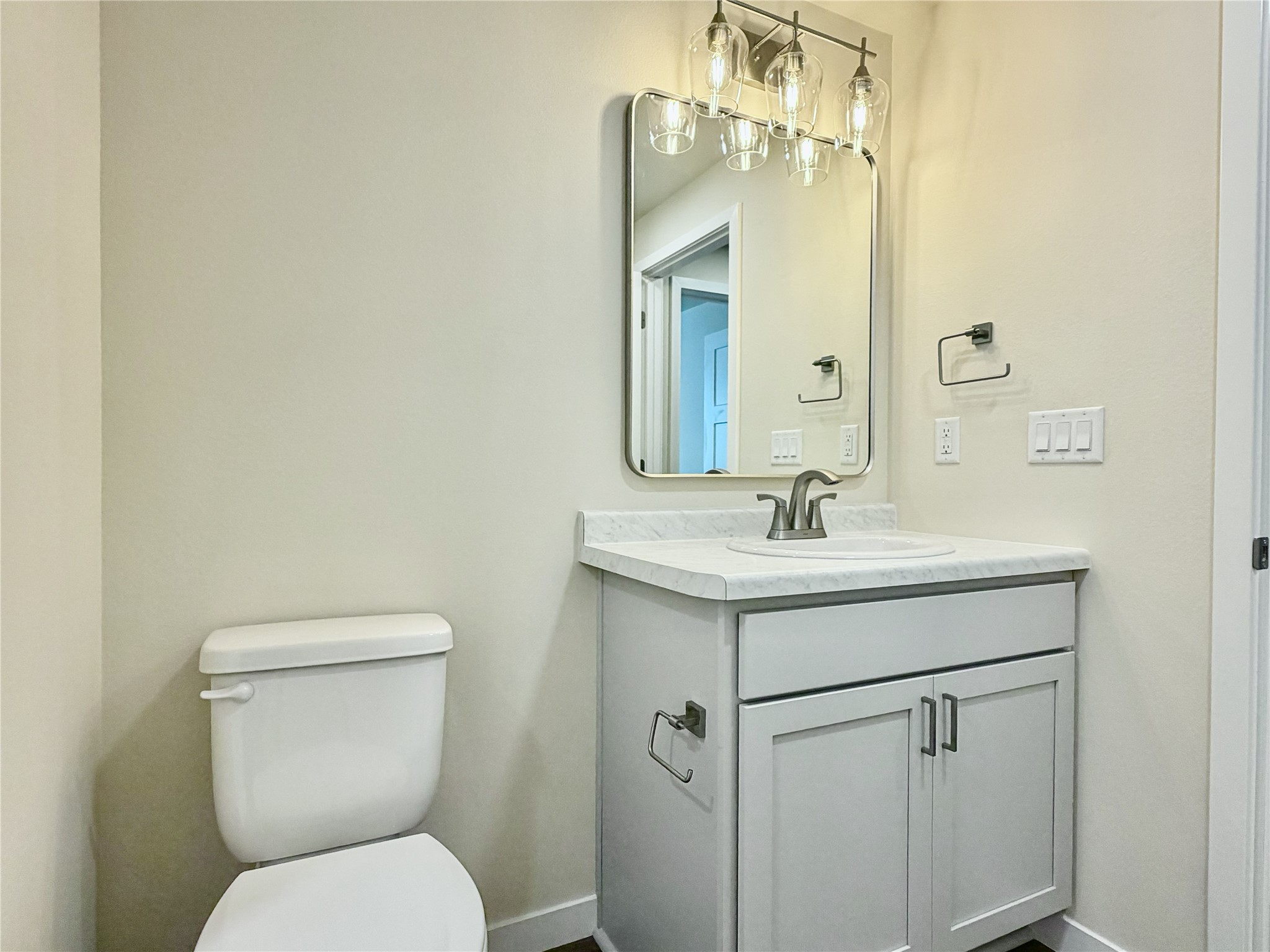 1353 Knapp Street Property Photo 43