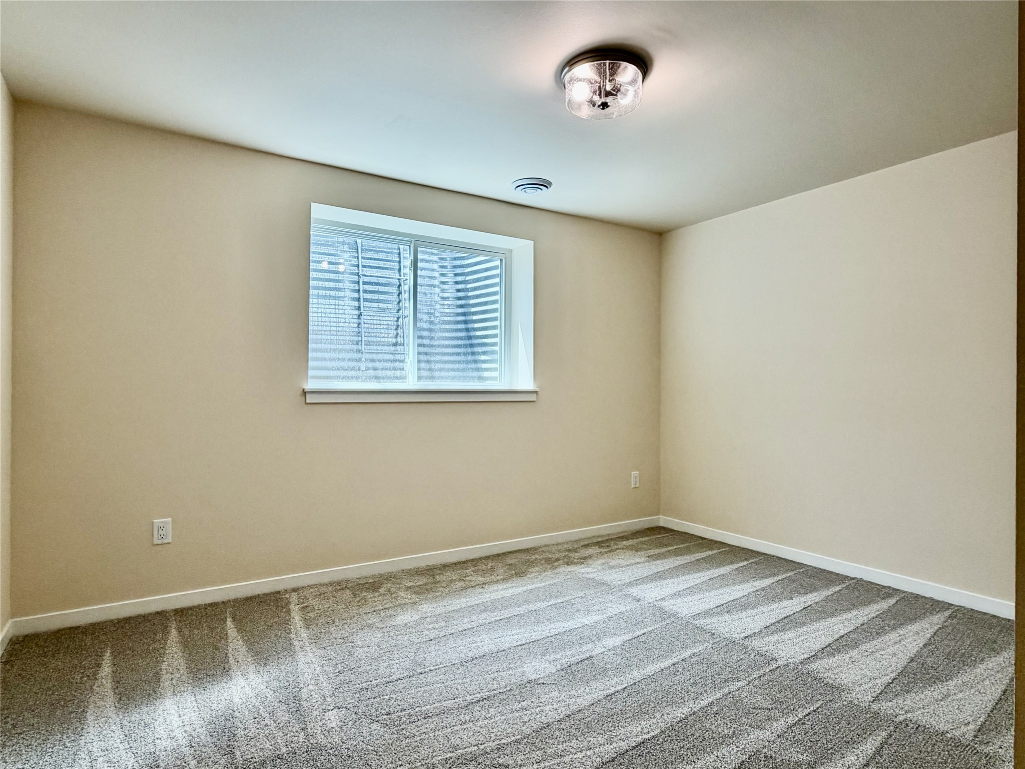 1353 Knapp Street Property Photo 44