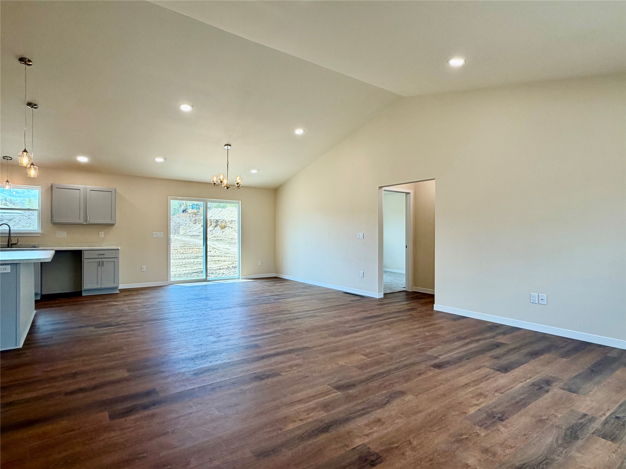 1359 Knapp Street Property Photo 2