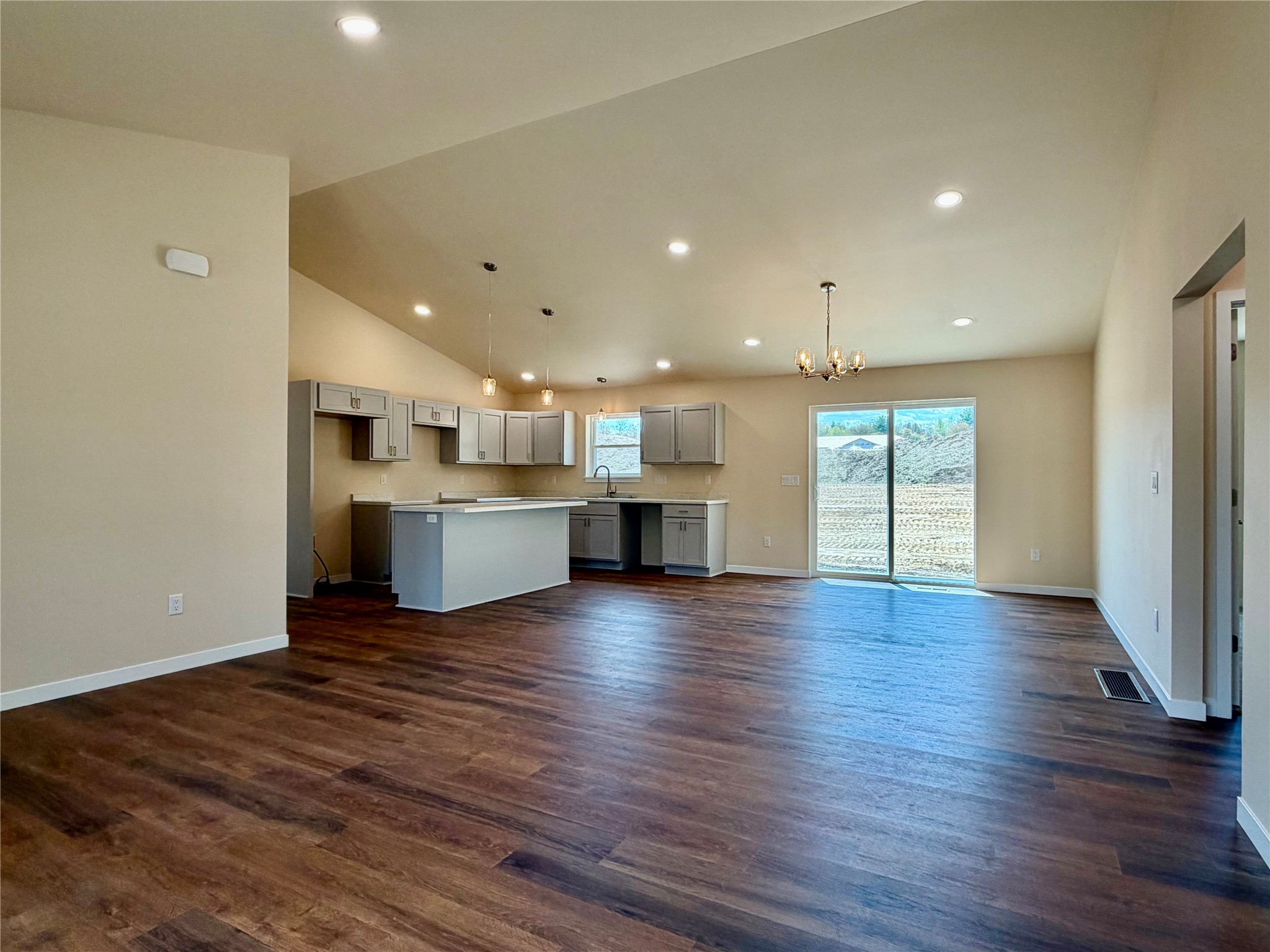 1359 Knapp Street Property Photo 3