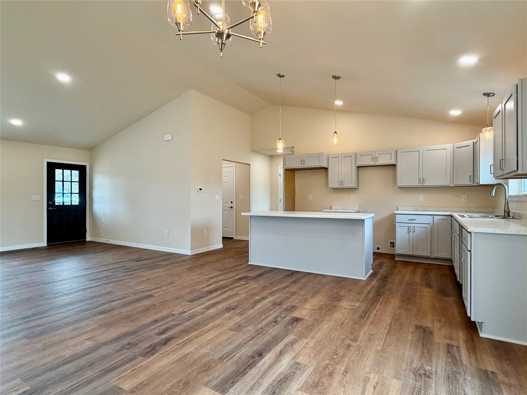 1359 Knapp Street Property Photo 5