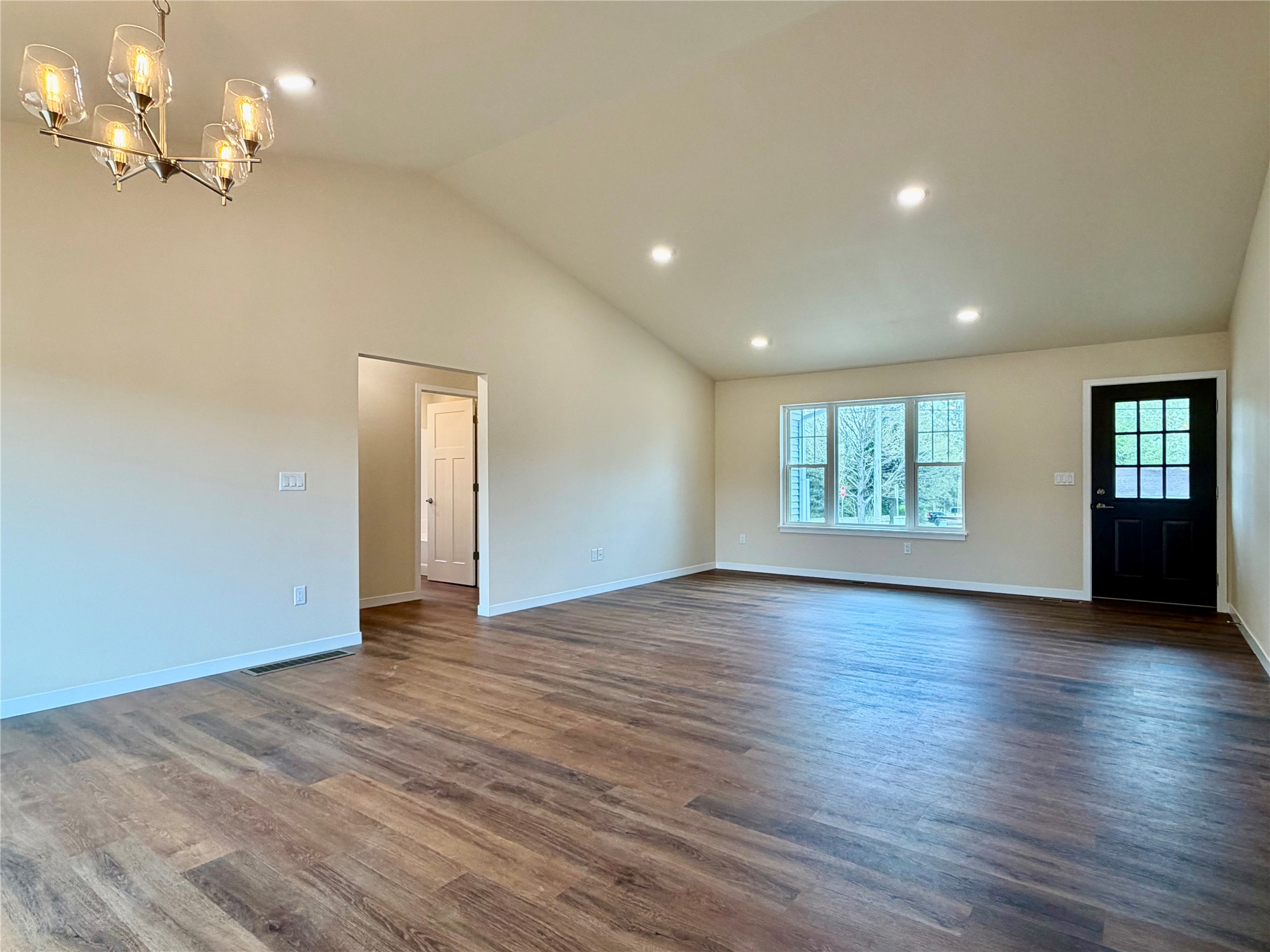 1359 Knapp Street Property Photo 6