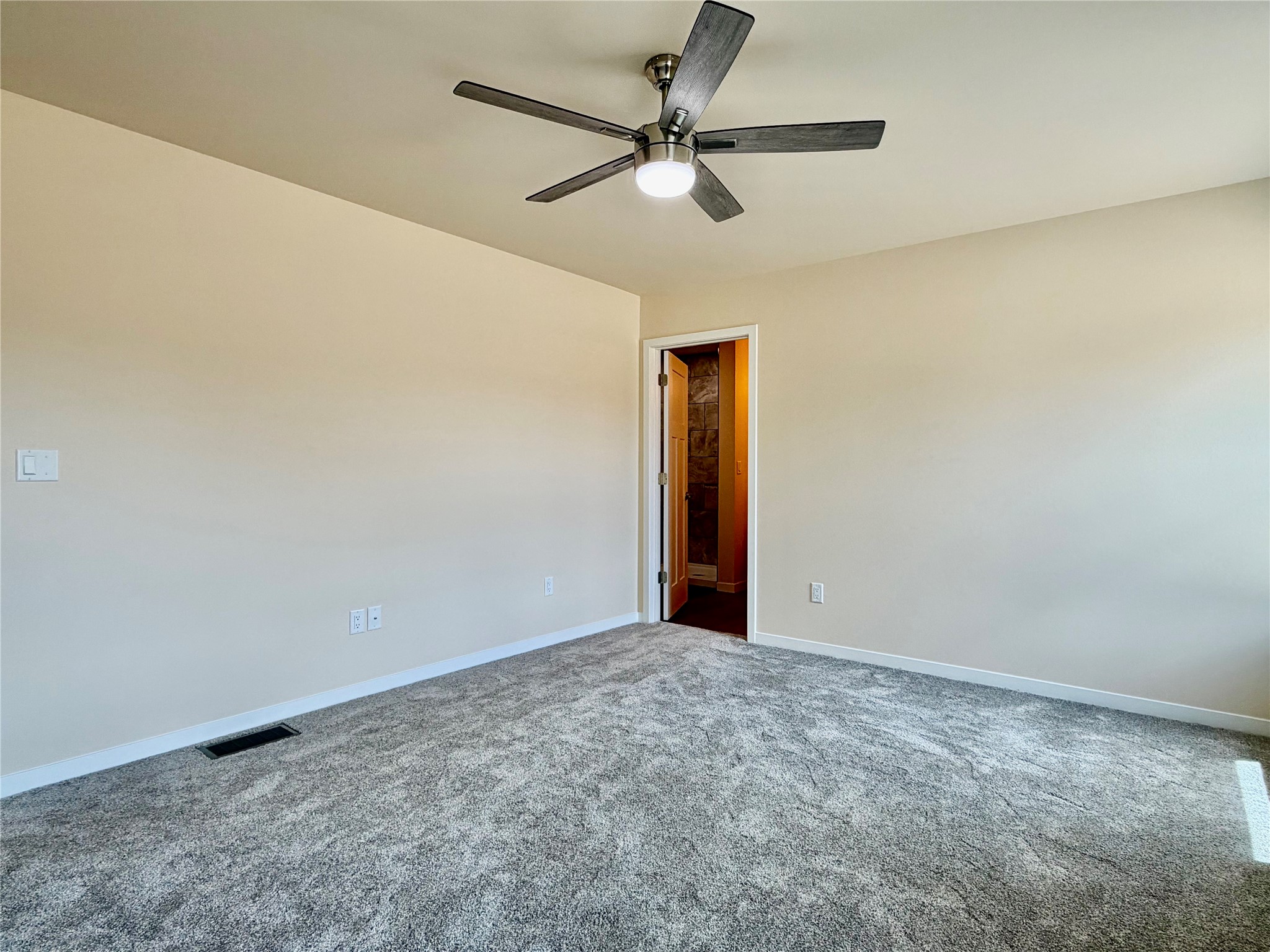 1359 Knapp Street Property Photo 16