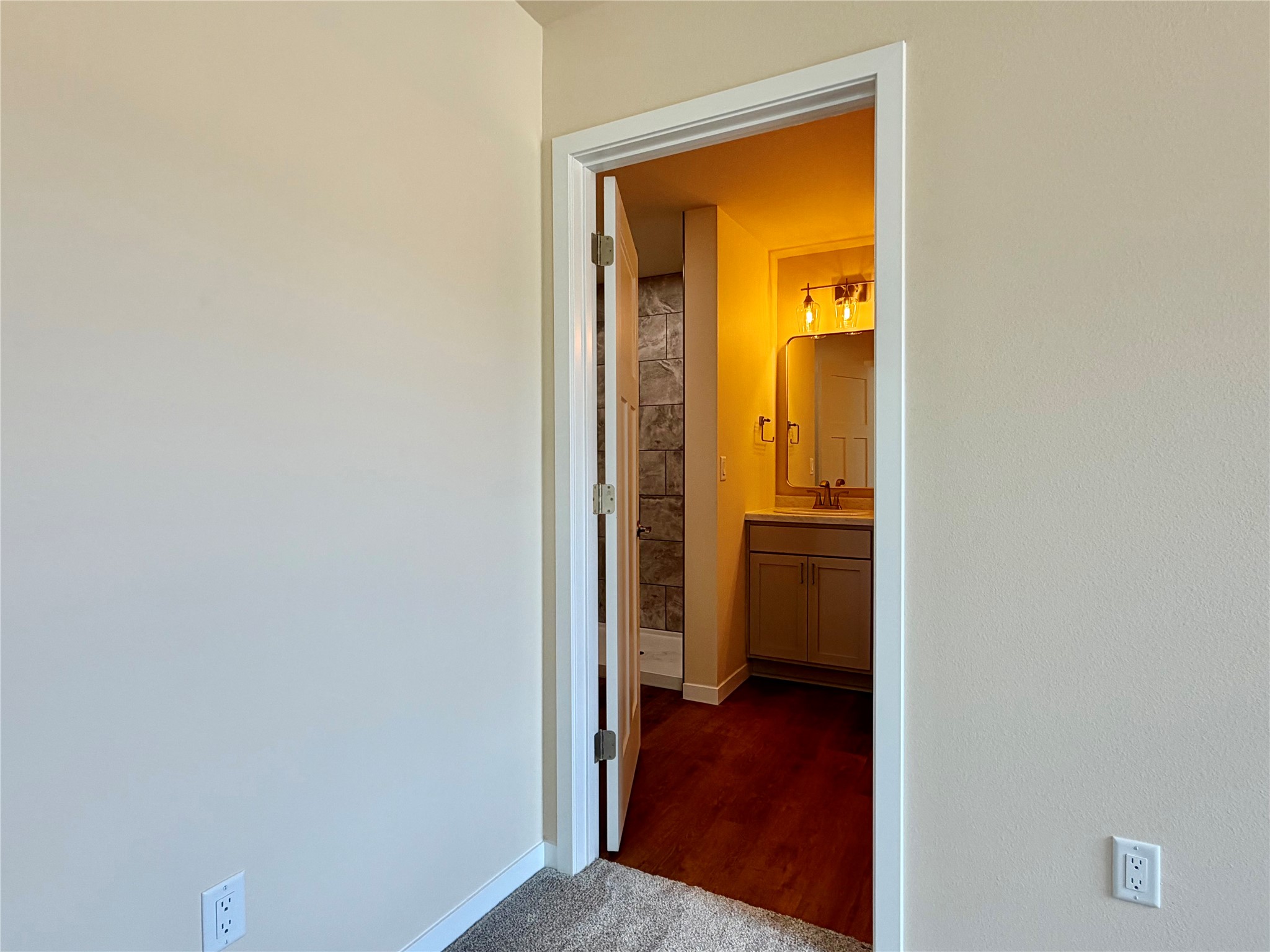 1359 Knapp Street Property Photo 18