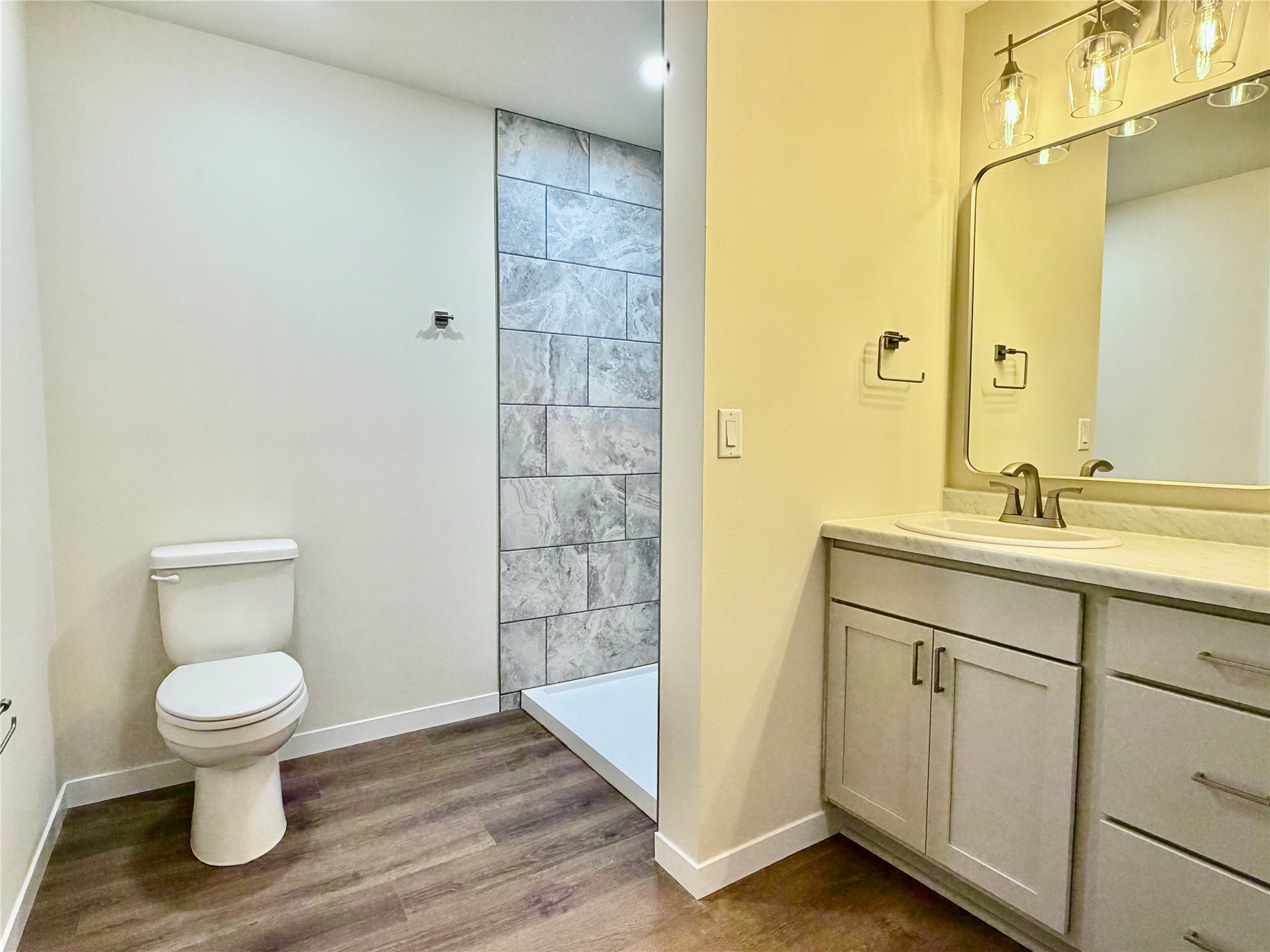 1359 Knapp Street Property Photo 19