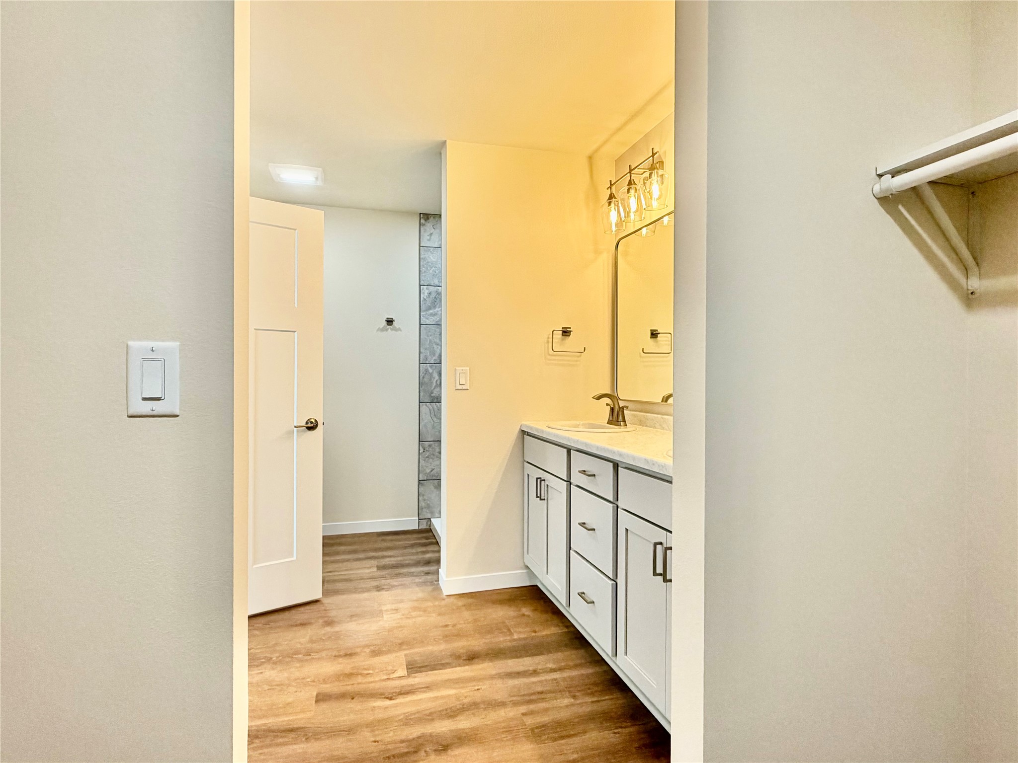 1359 Knapp Street Property Photo 22