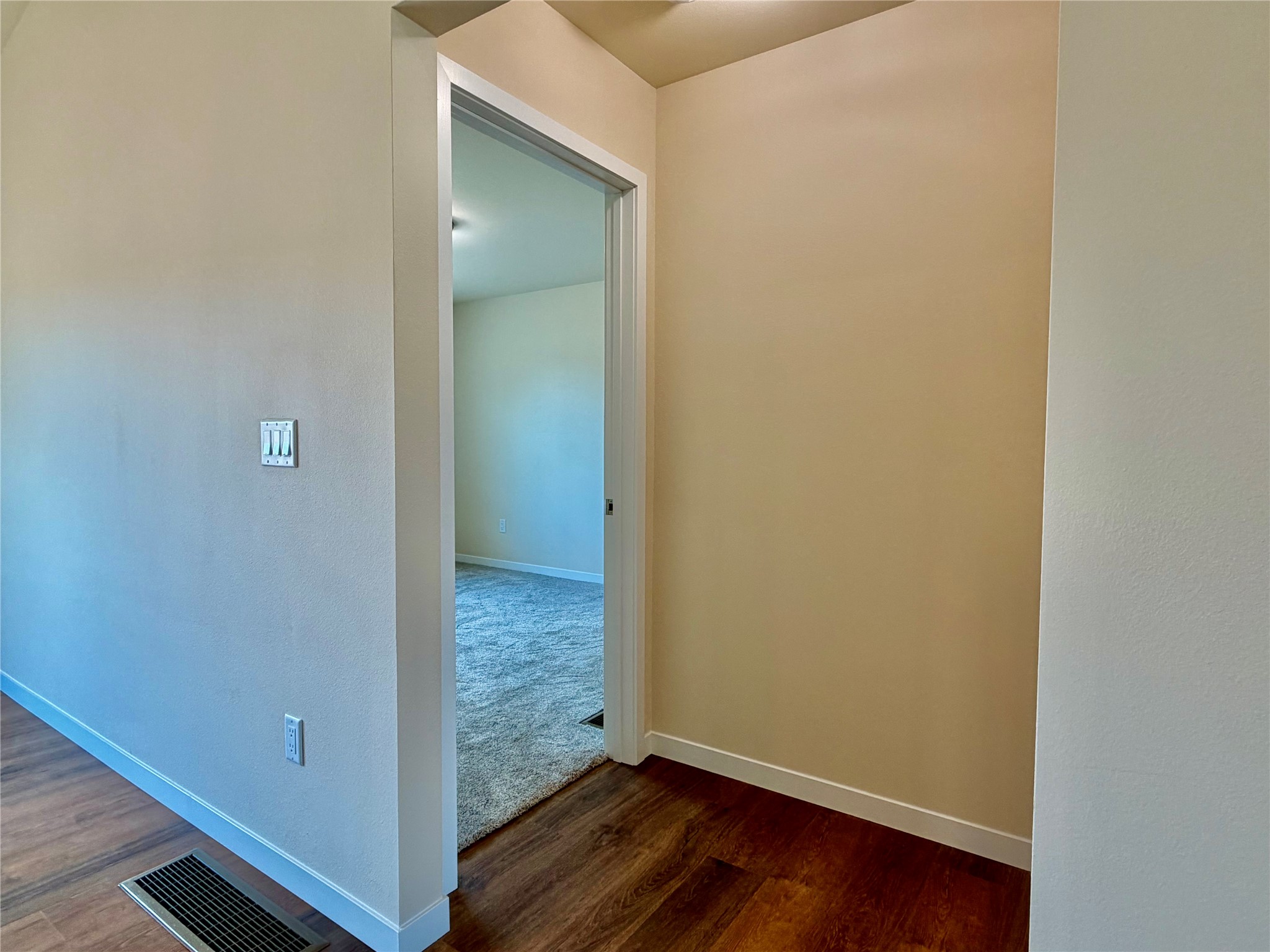 1359 Knapp Street Property Photo 24