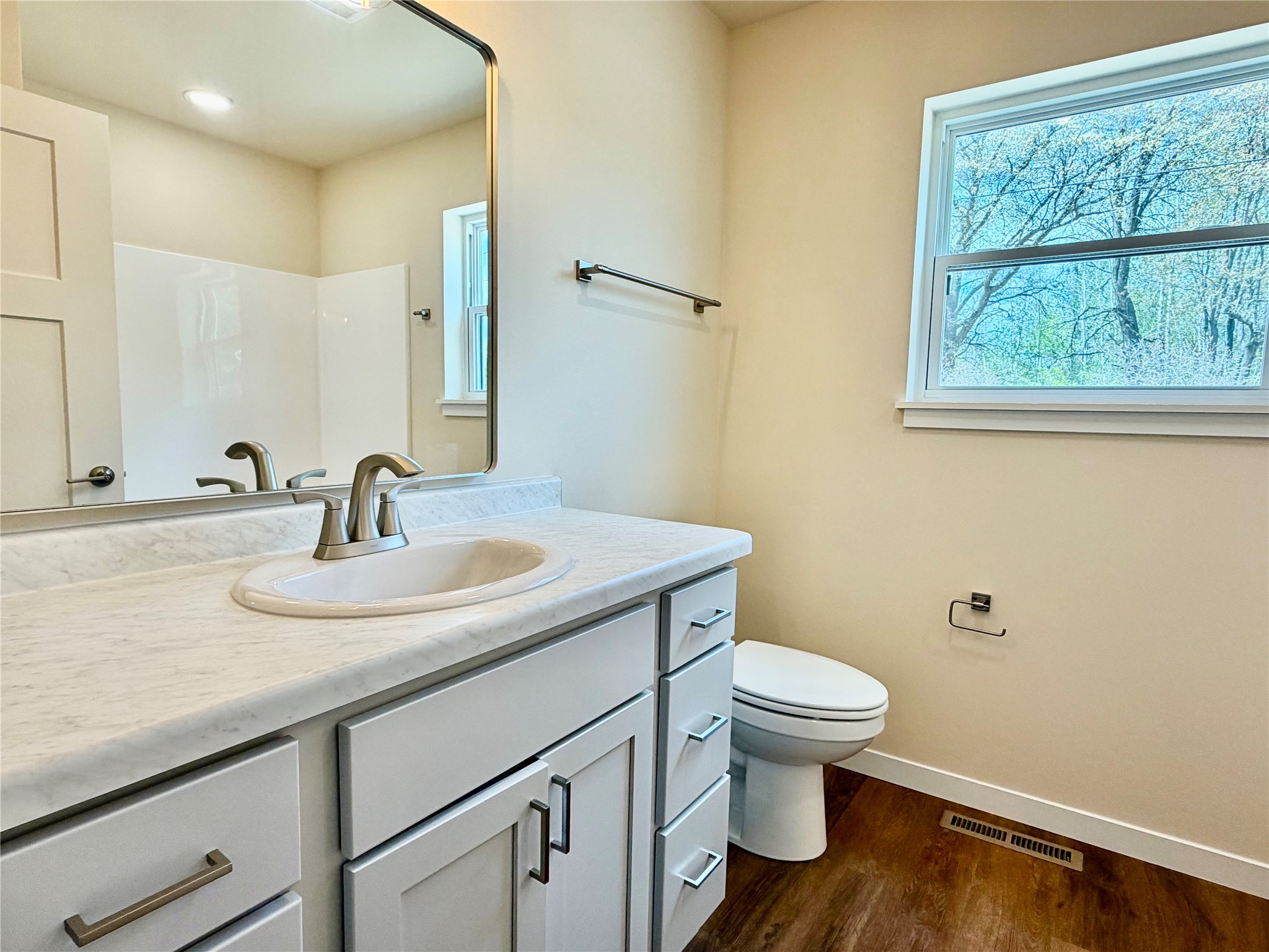 1359 Knapp Street Property Photo 29