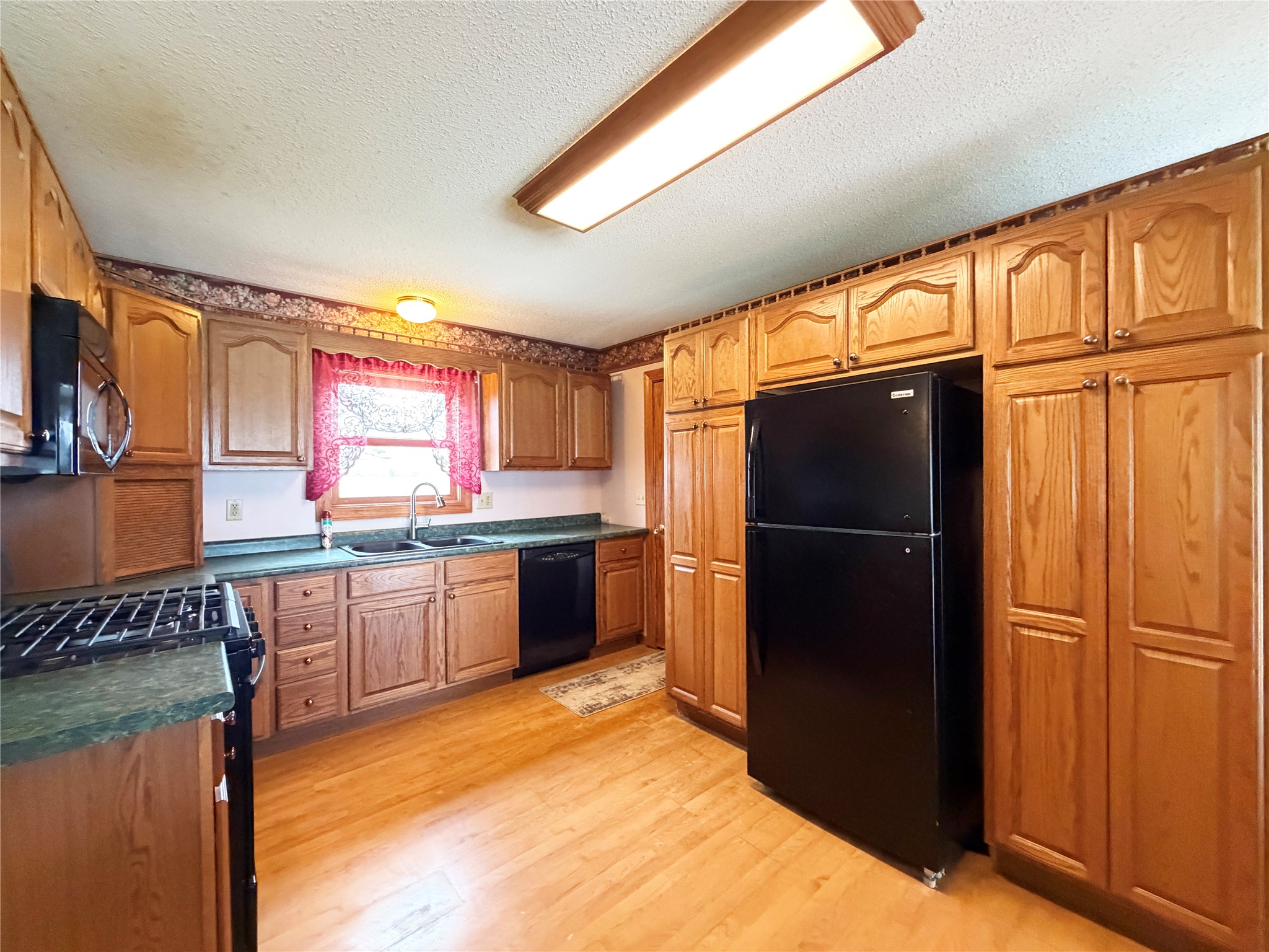 854a 6th Street Property Photo 4