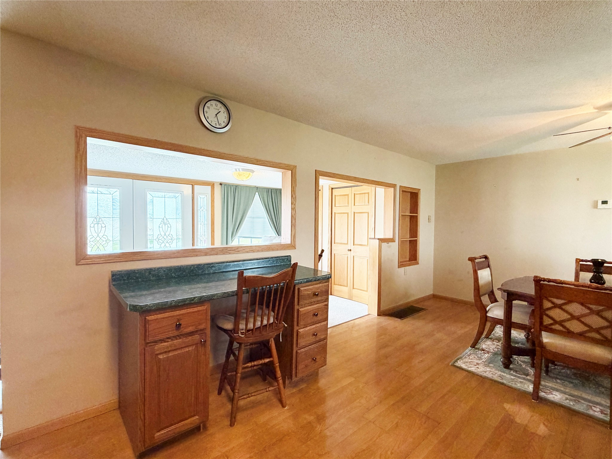 854 6th Street Property Photo 6