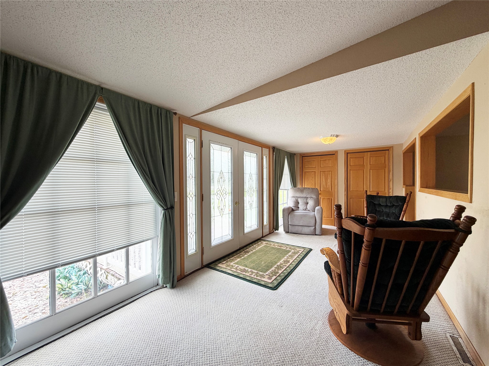 854 6th Street Property Photo 10
