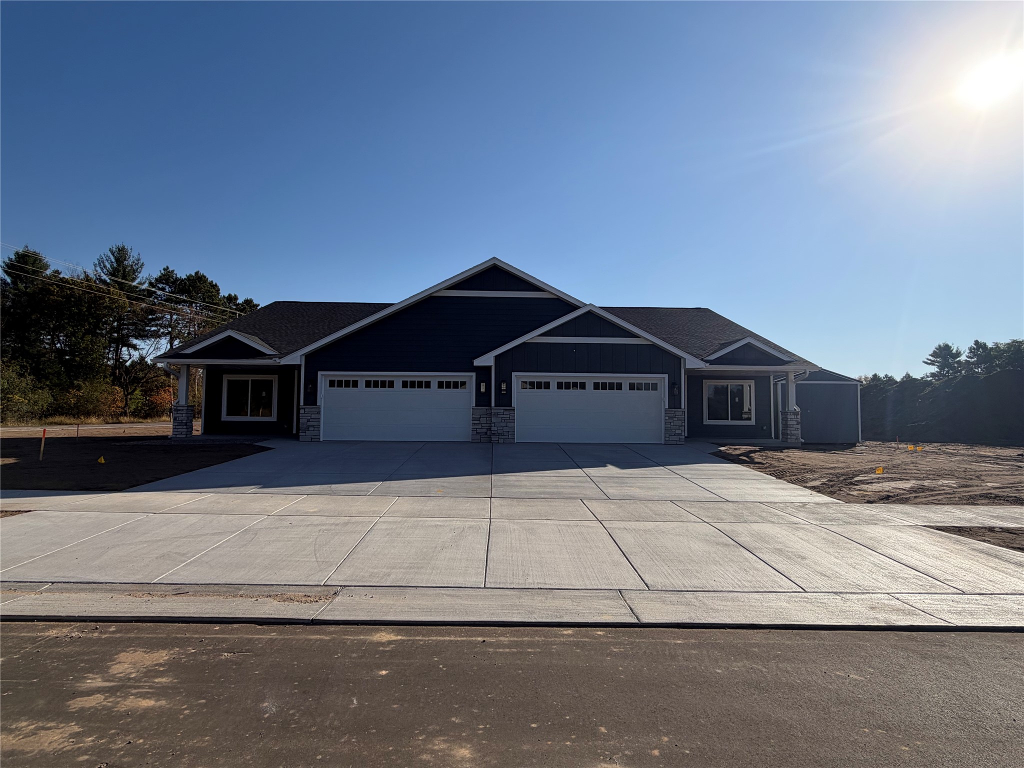 5609 Moss Trail Property Photo 1