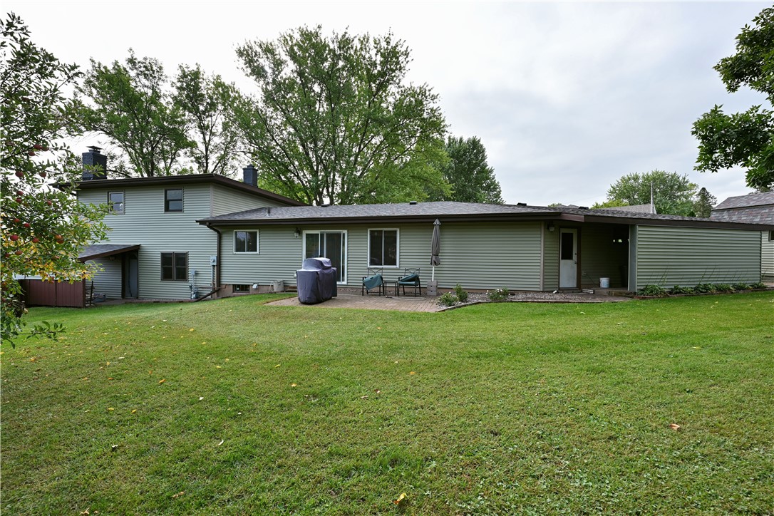 28 Pokegema Boulevard Property Photo 7