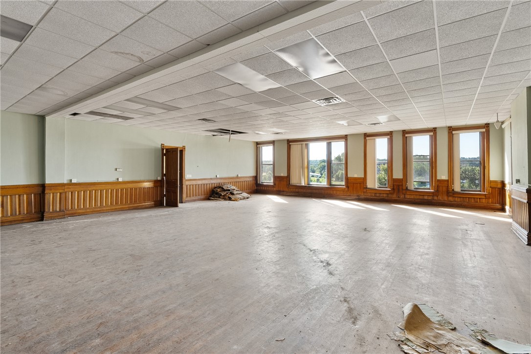 2 Bay Street Property Photo 12