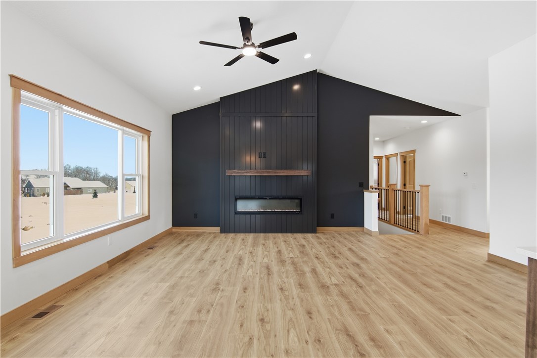 5136 159th Street Property Photo 7