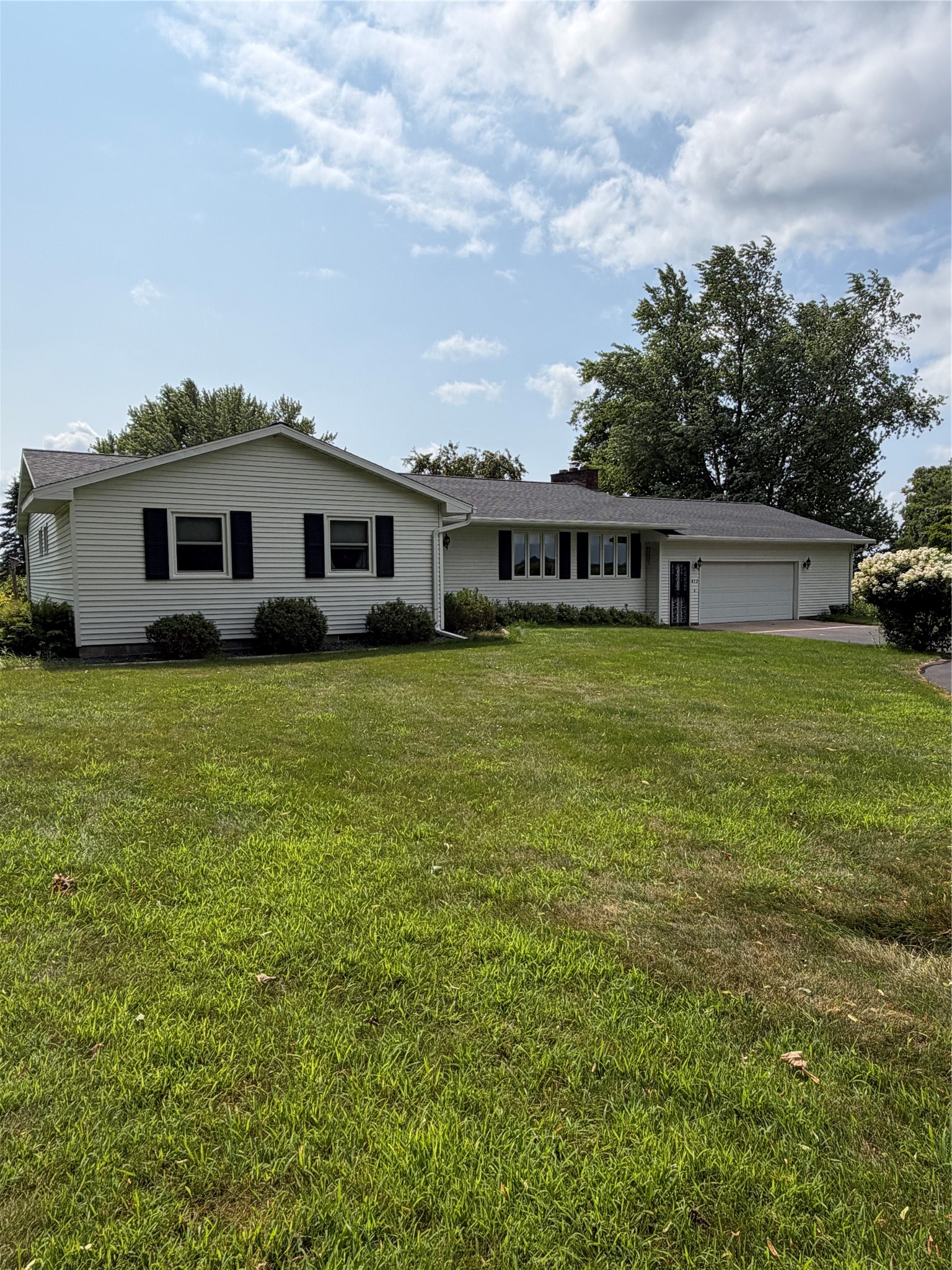 812 Oak Street Property Photo 2