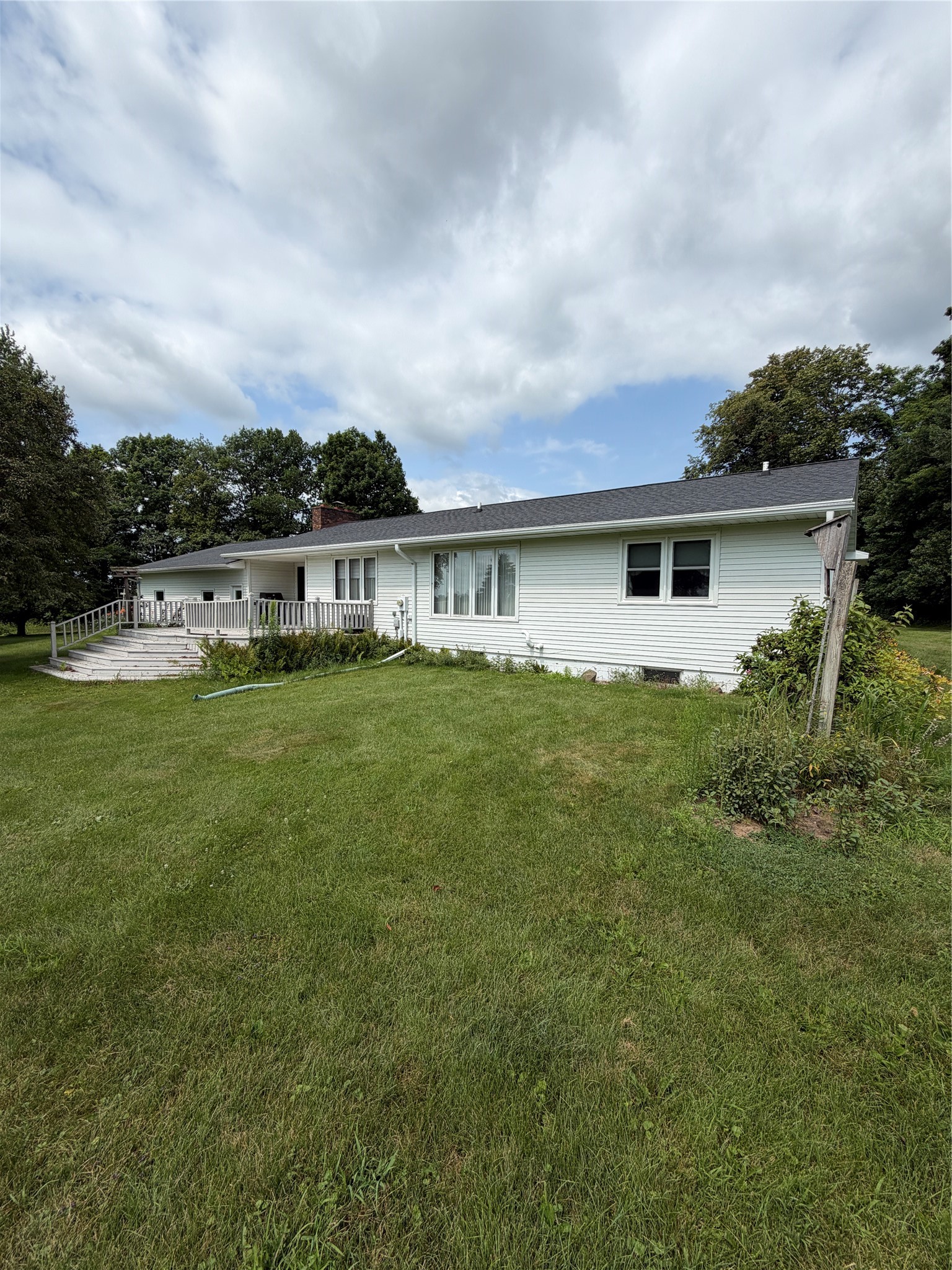 812 Oak Street Property Photo 5