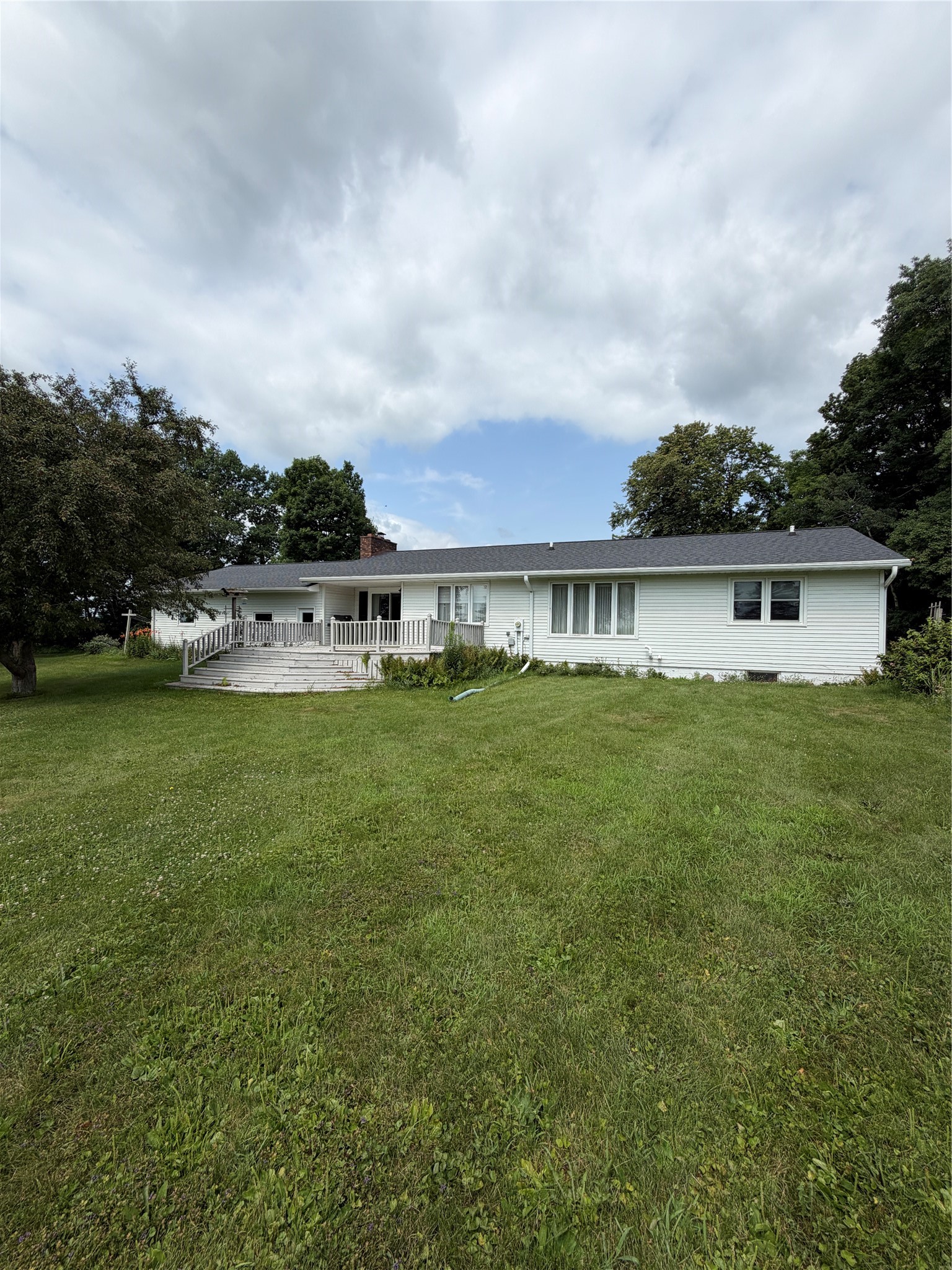 812 Oak Street Property Photo 6