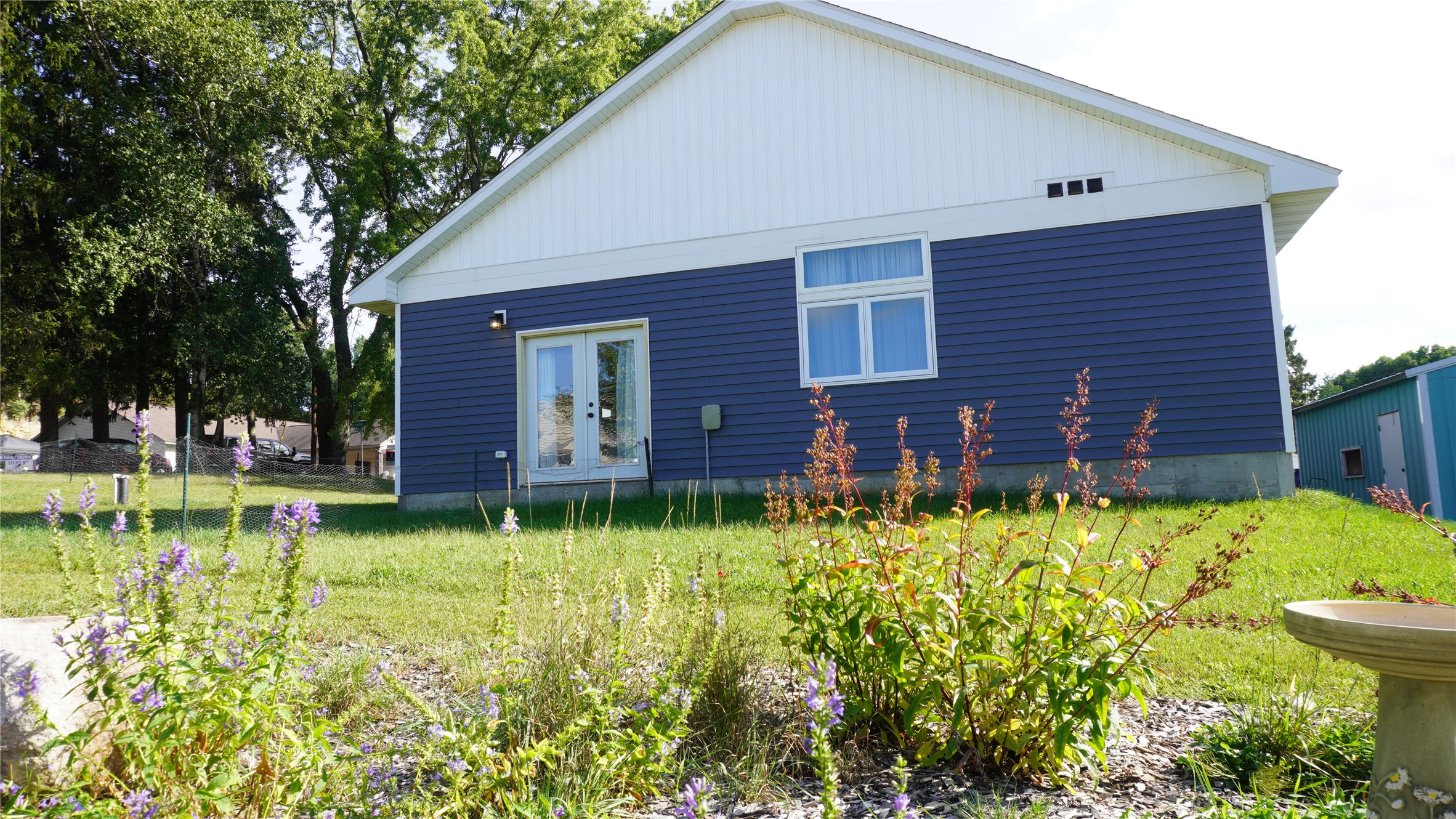 121 Diamond Street Property Photo 1