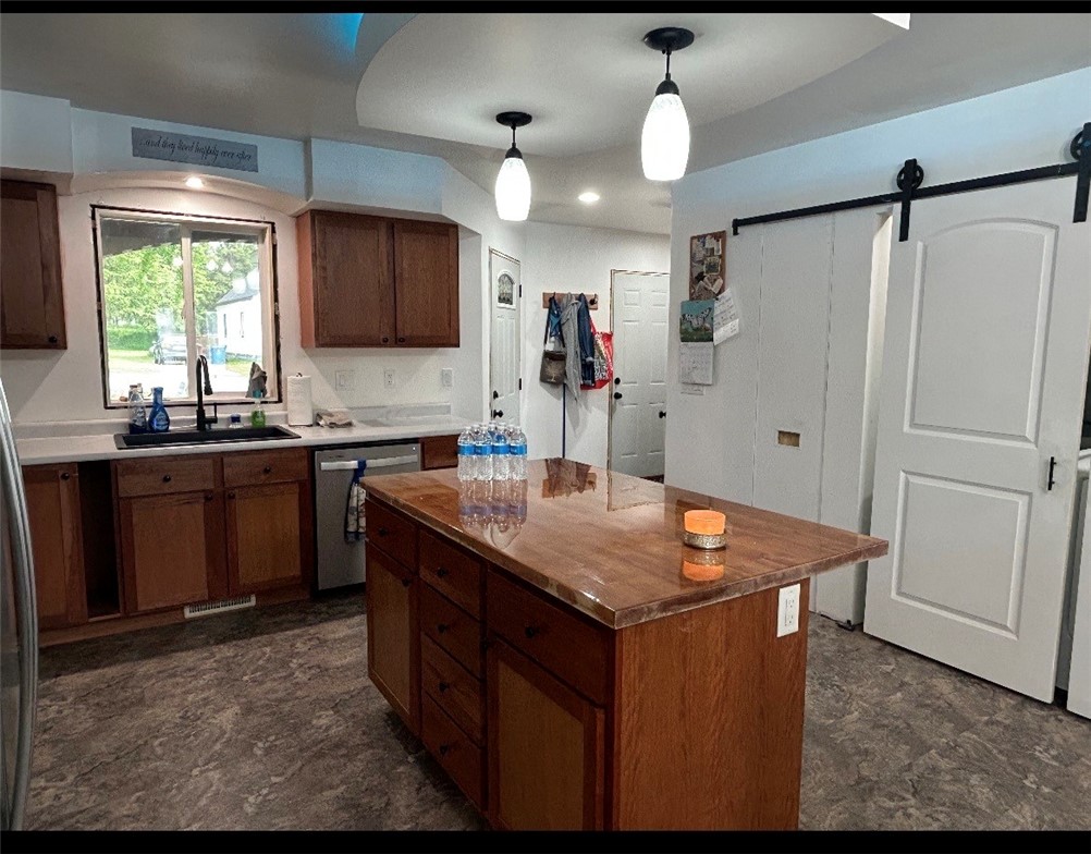 121 Diamond Street Property Photo 3