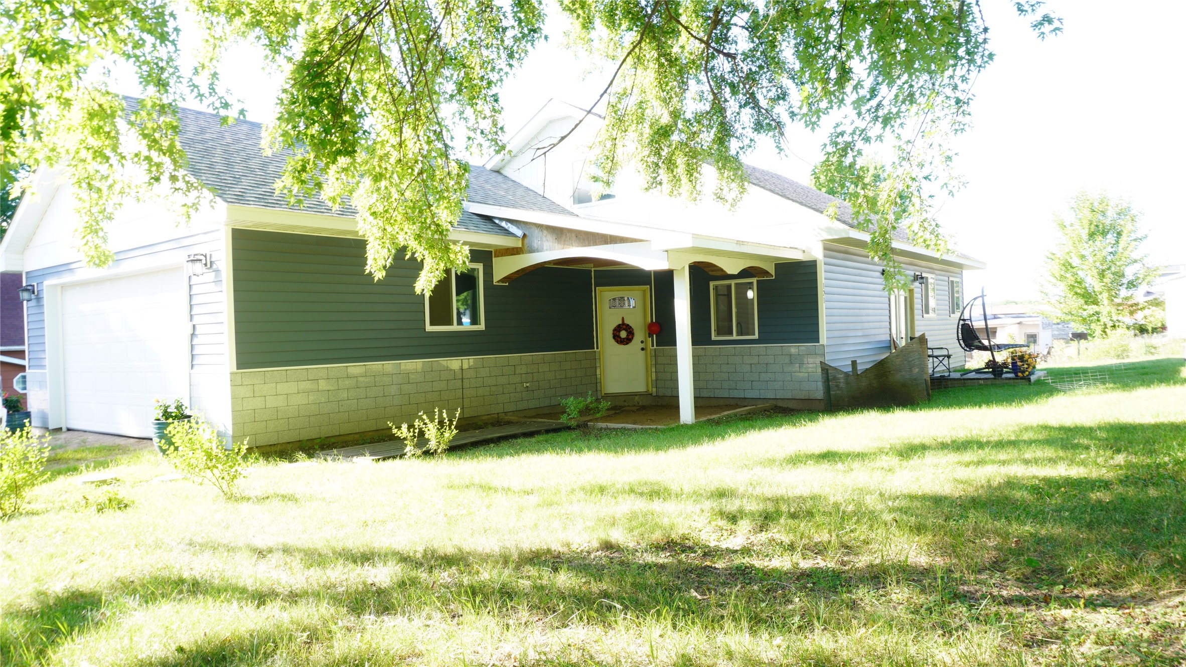 121 Diamond Street Property Photo 3